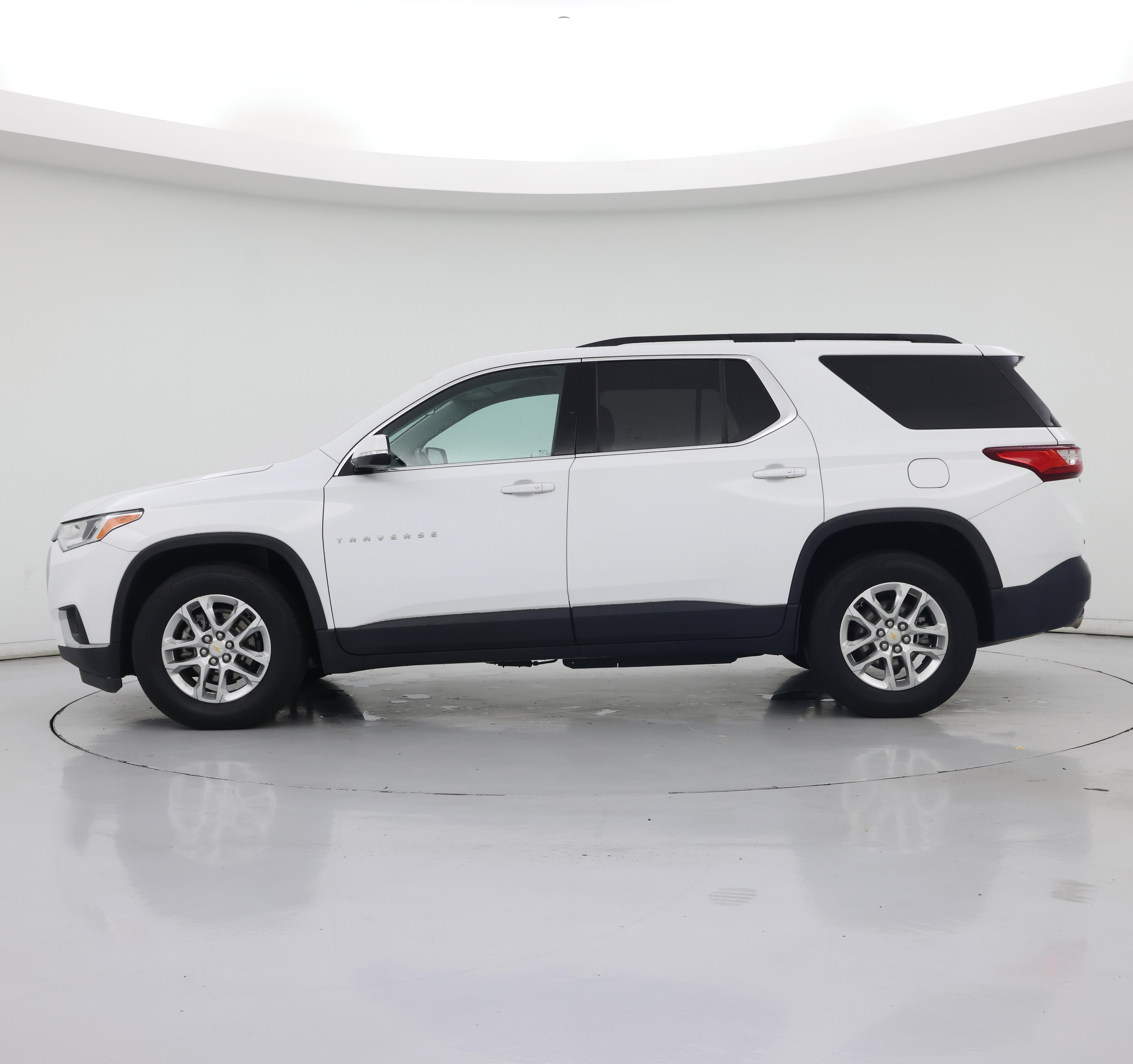 Thumbnail: 2021 Chevrolet Traverse - 3