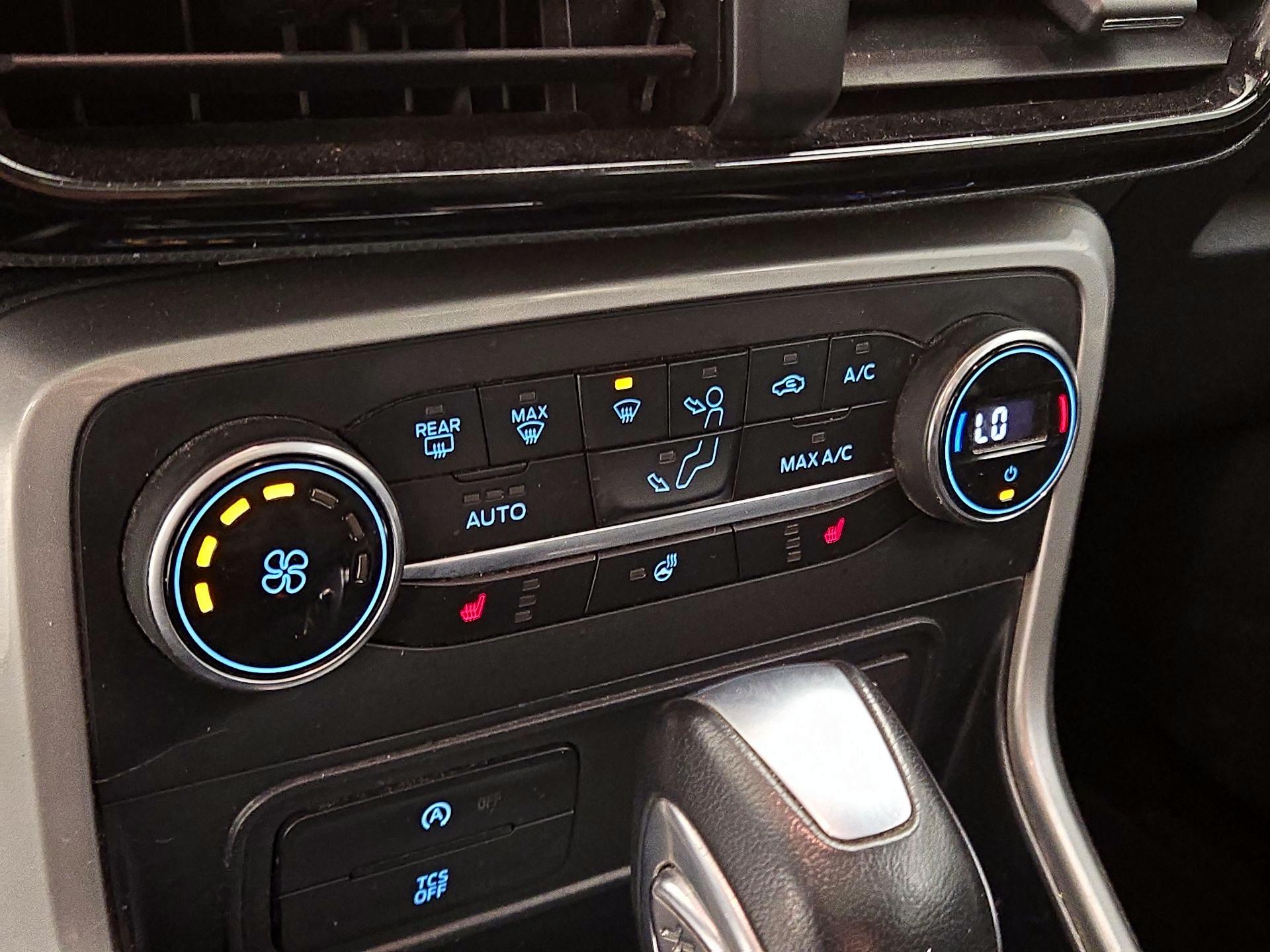 Thumbnail: 2021 Ford EcoSport - 17