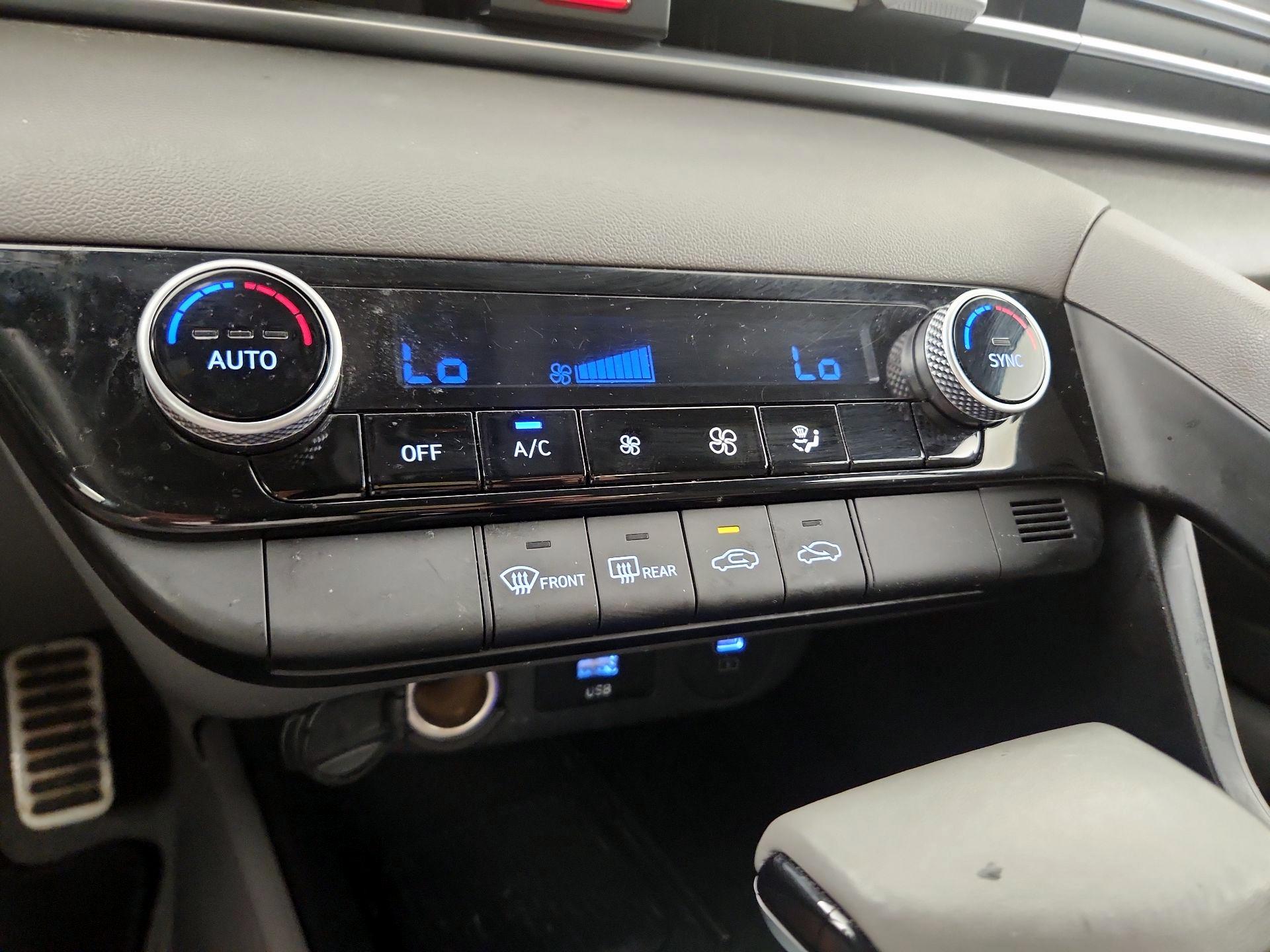 Thumbnail: 2025 Hyundai Elantra - 16