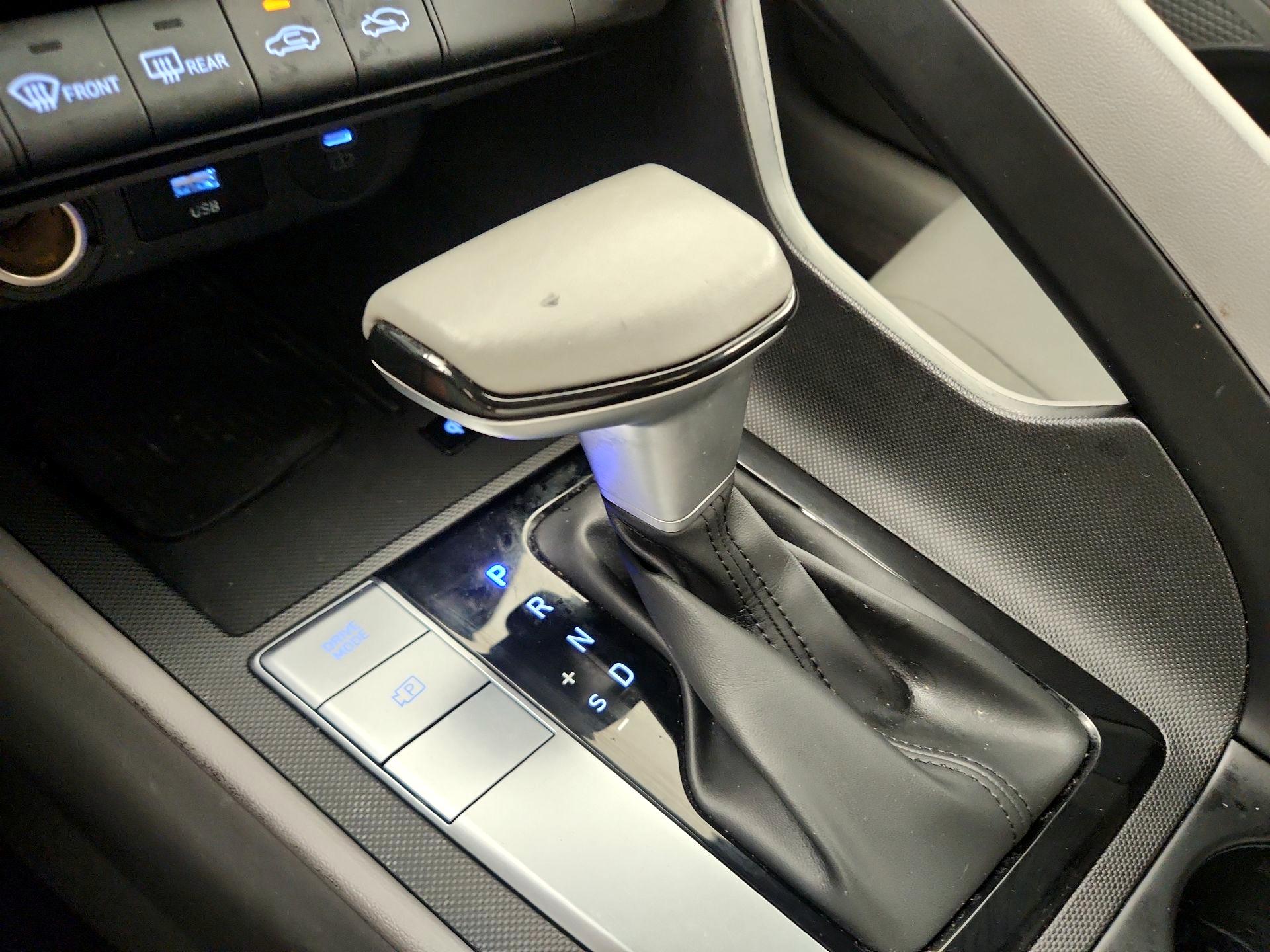 Thumbnail: 2025 Hyundai Elantra - 17