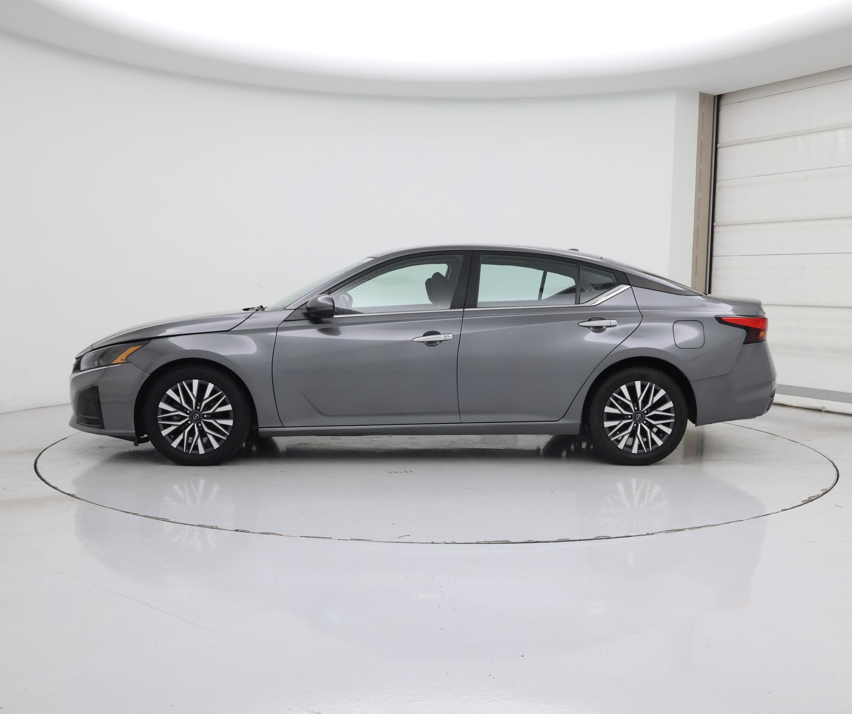 Thumbnail: 2023 Nissan Altima - 3