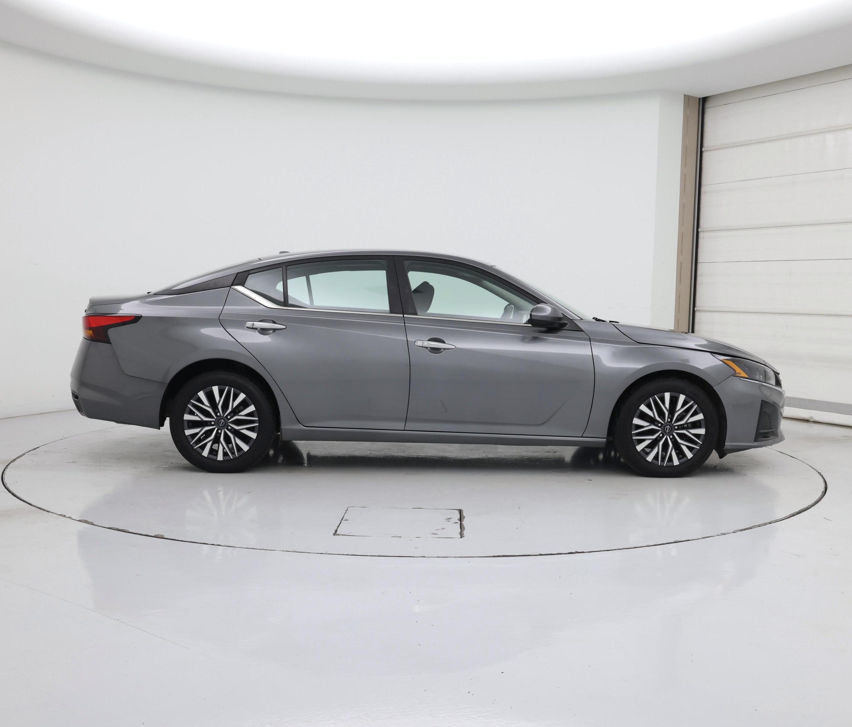 Thumbnail: 2023 Nissan Altima - 7