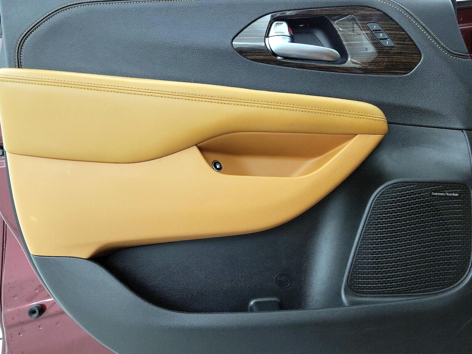 2023 Chrysler Pacifica Hybrid Pinnacle - Photo 13