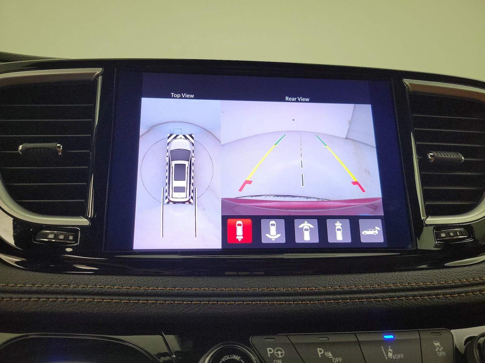 2023 Chrysler Pacifica Hybrid Pinnacle - Photo 15