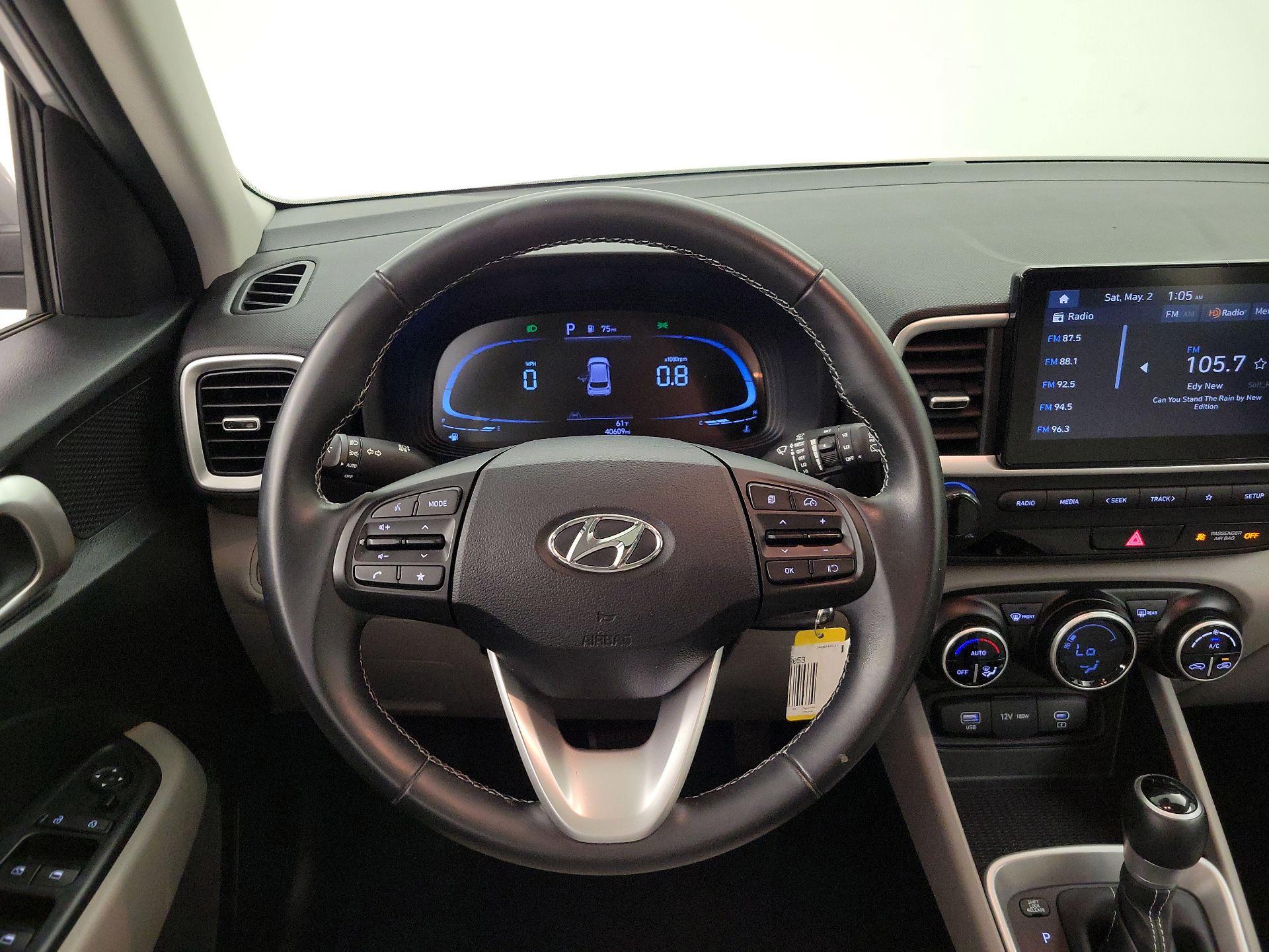 Thumbnail: 2023 Hyundai Venue - 10