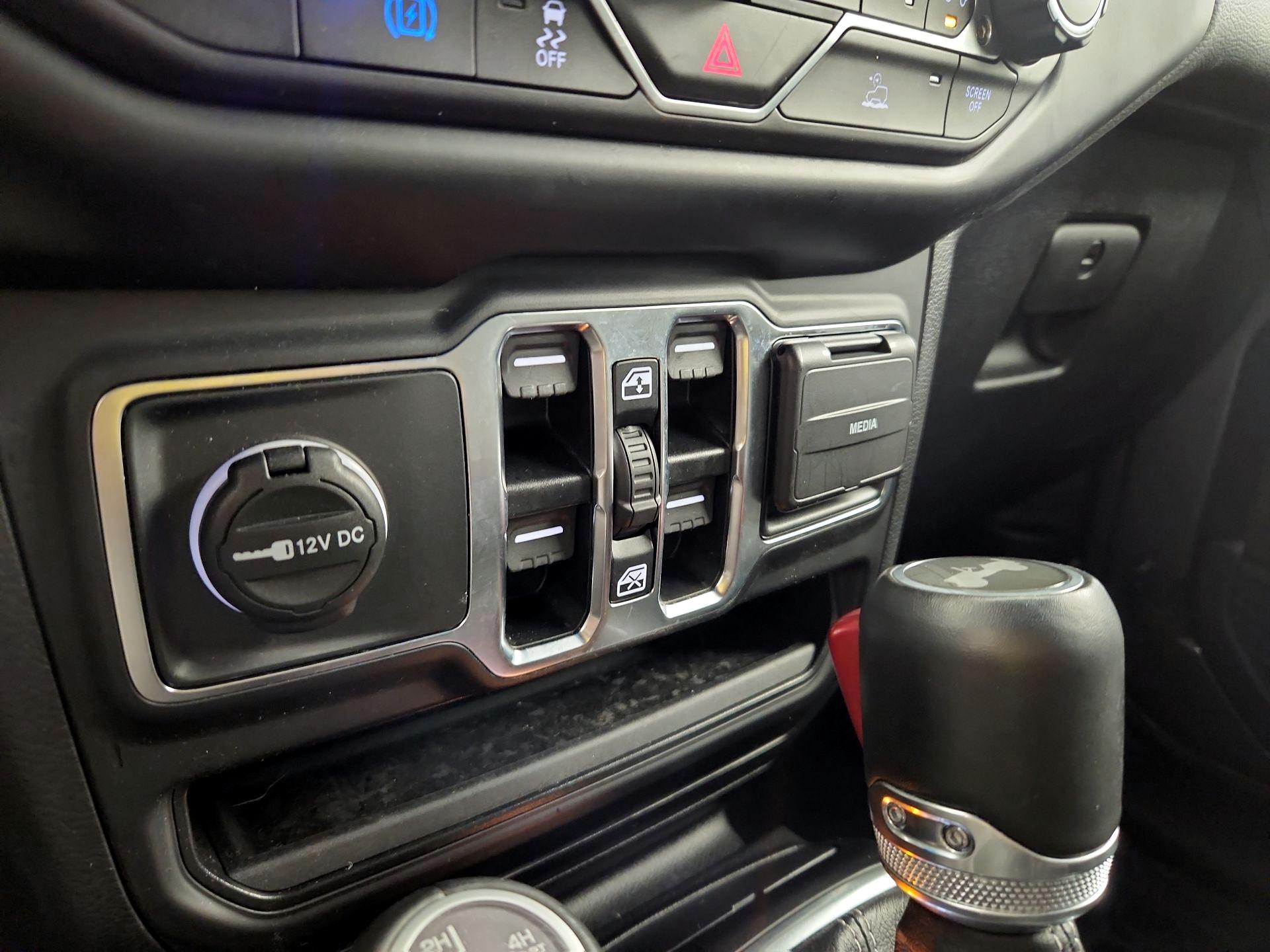 Thumbnail: 2023 Jeep Wrangler - 19
