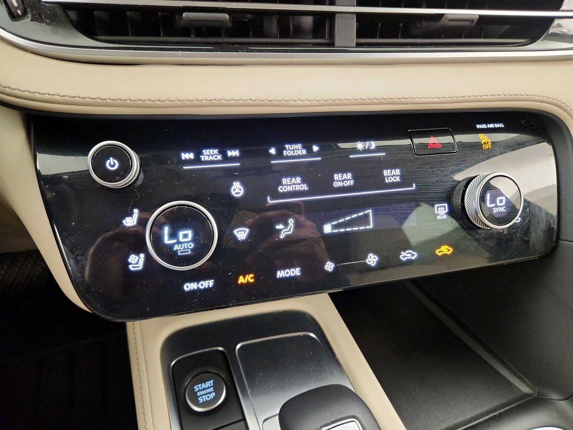 Thumbnail: 2023 INFINITI QX60 - 17