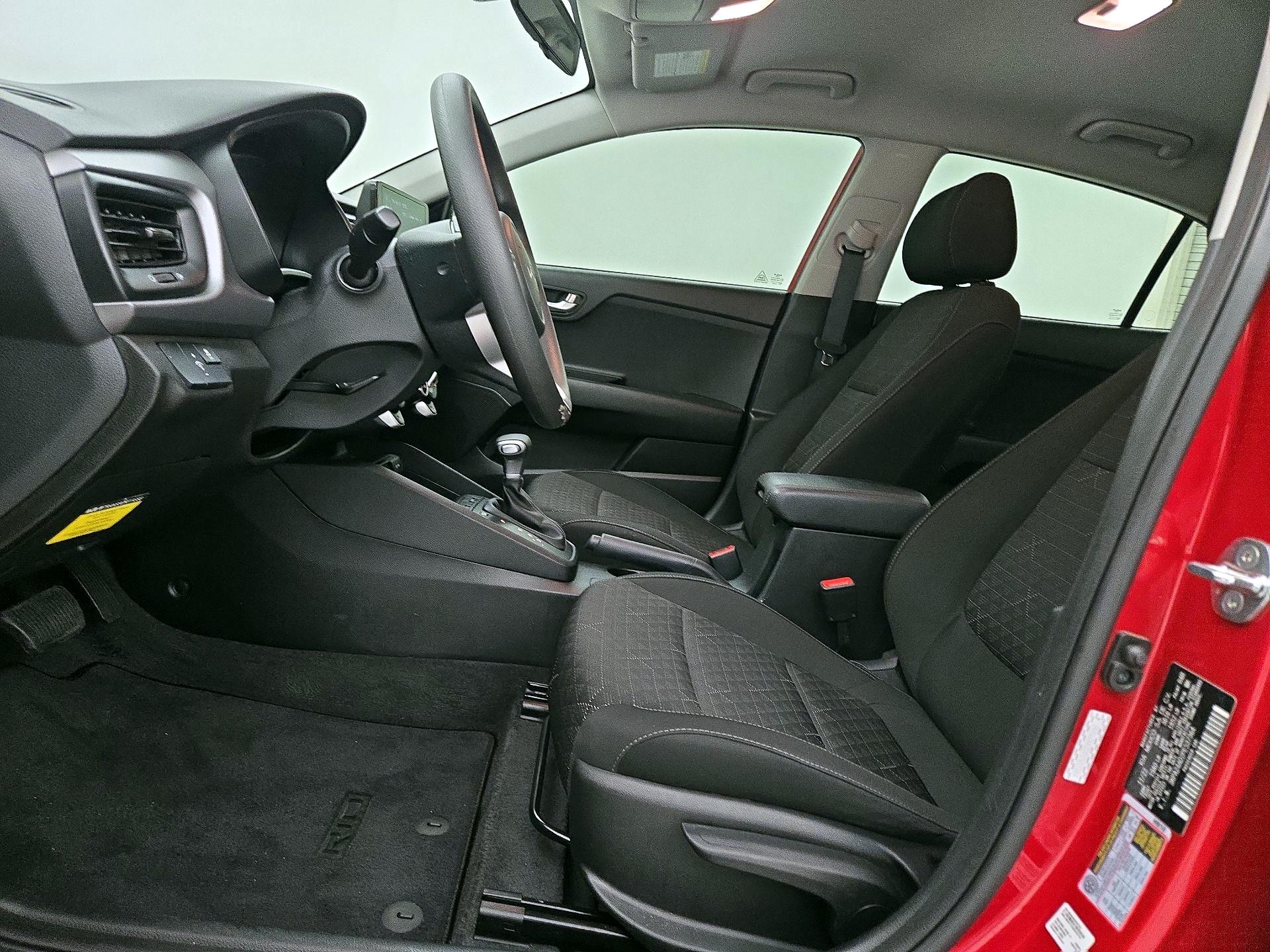Thumbnail: 2023 Kia Rio - 11