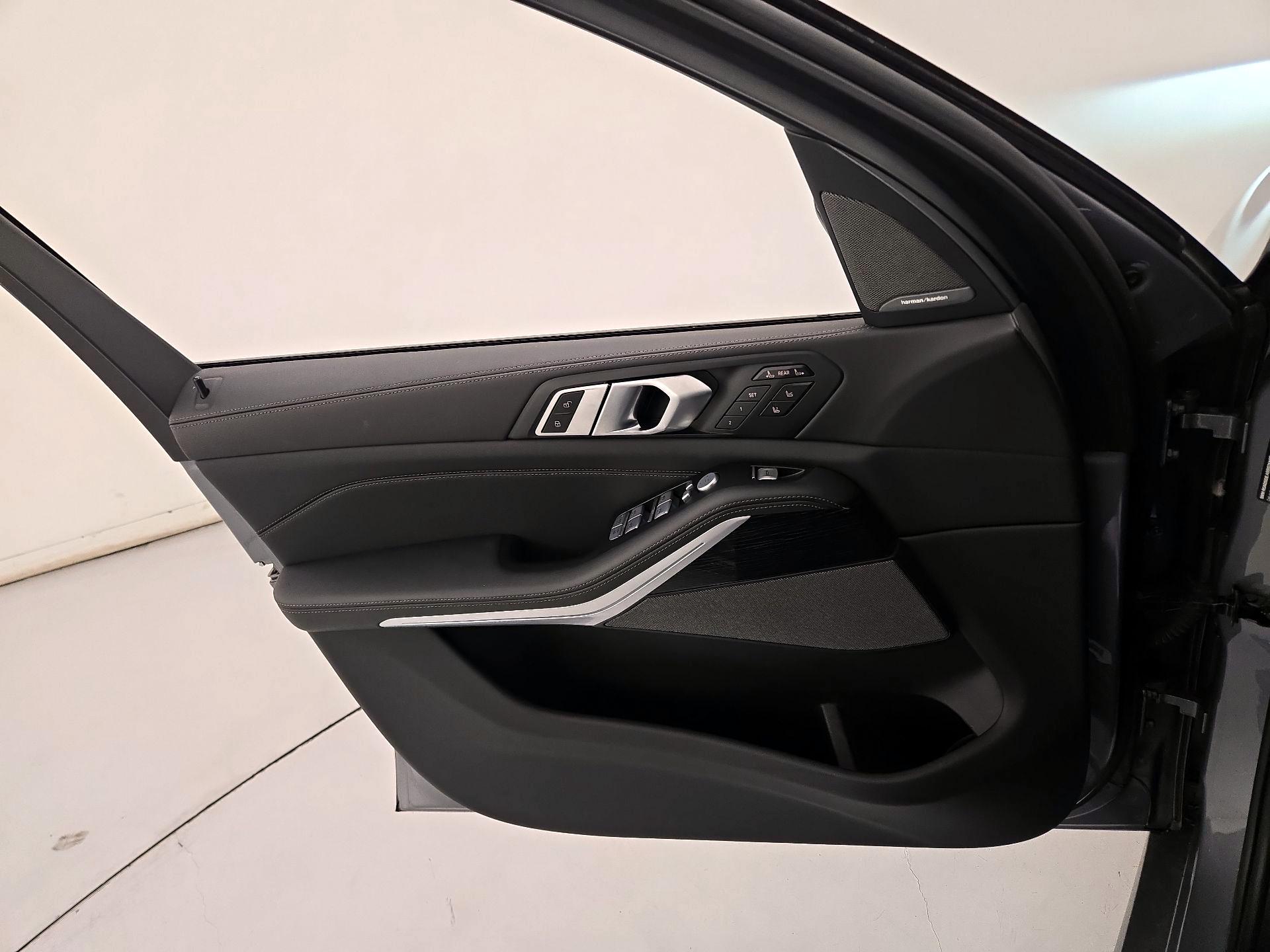 Thumbnail: 2023 BMW X7 - 12