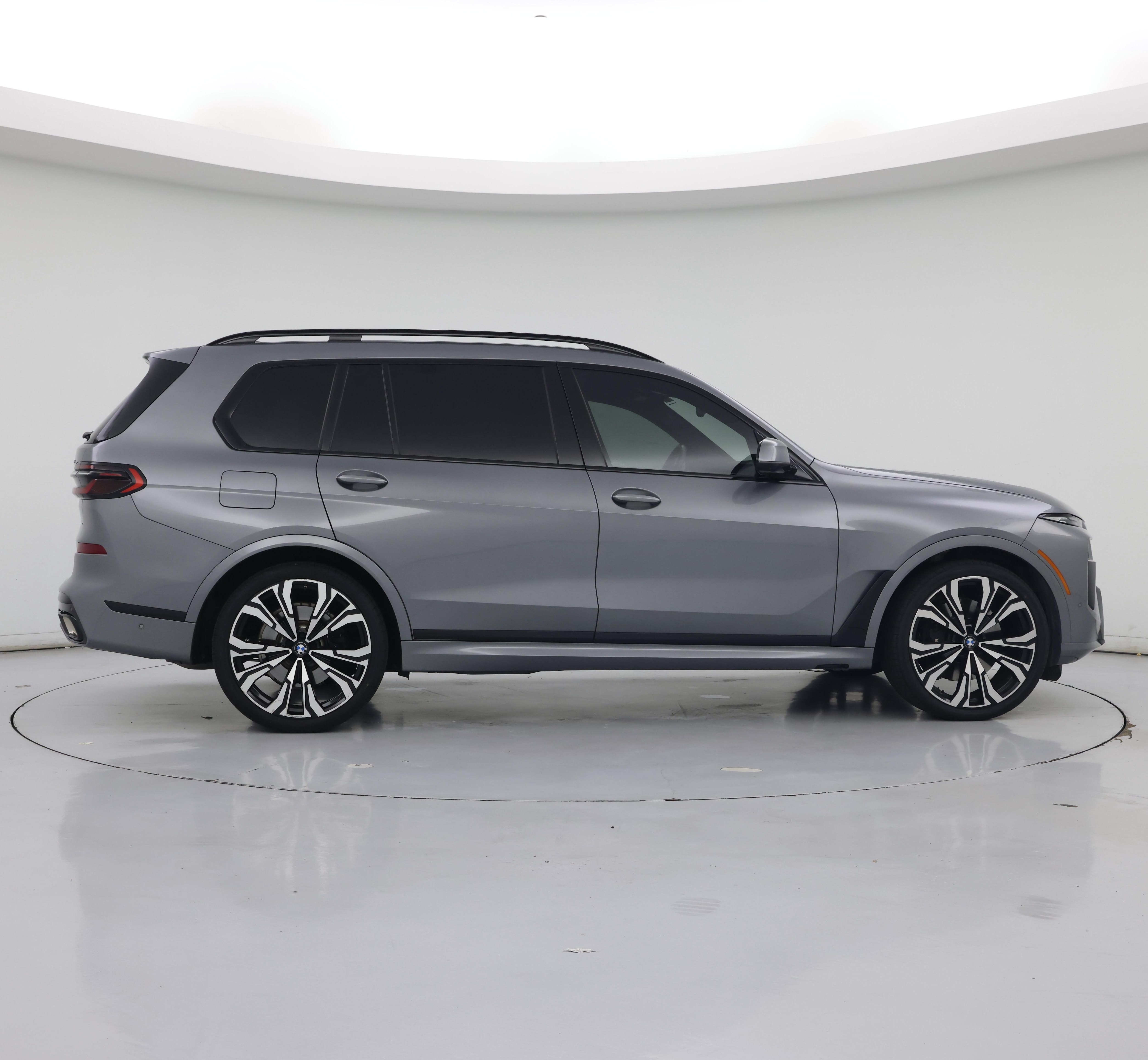 Thumbnail: 2023 BMW X7 - 7