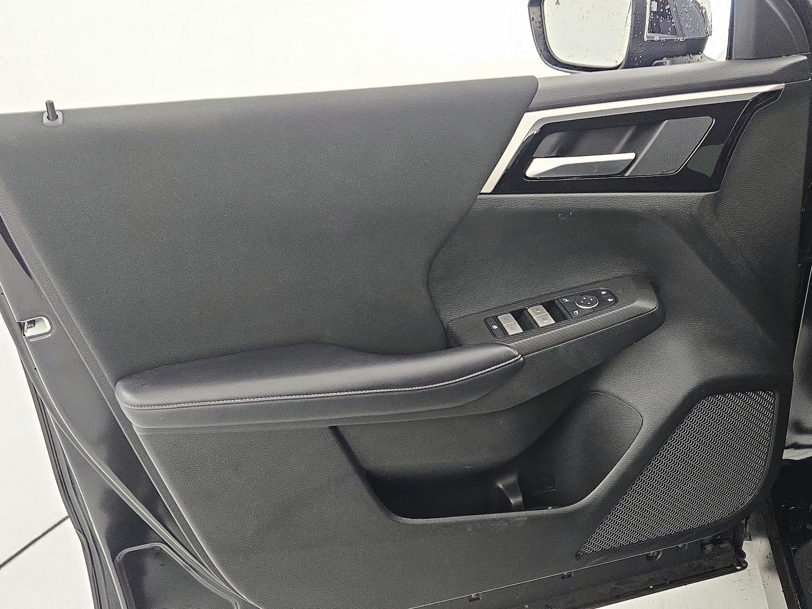2025 Mitsubishi Outlander Plug-in Hybrid ES - Photo 13
