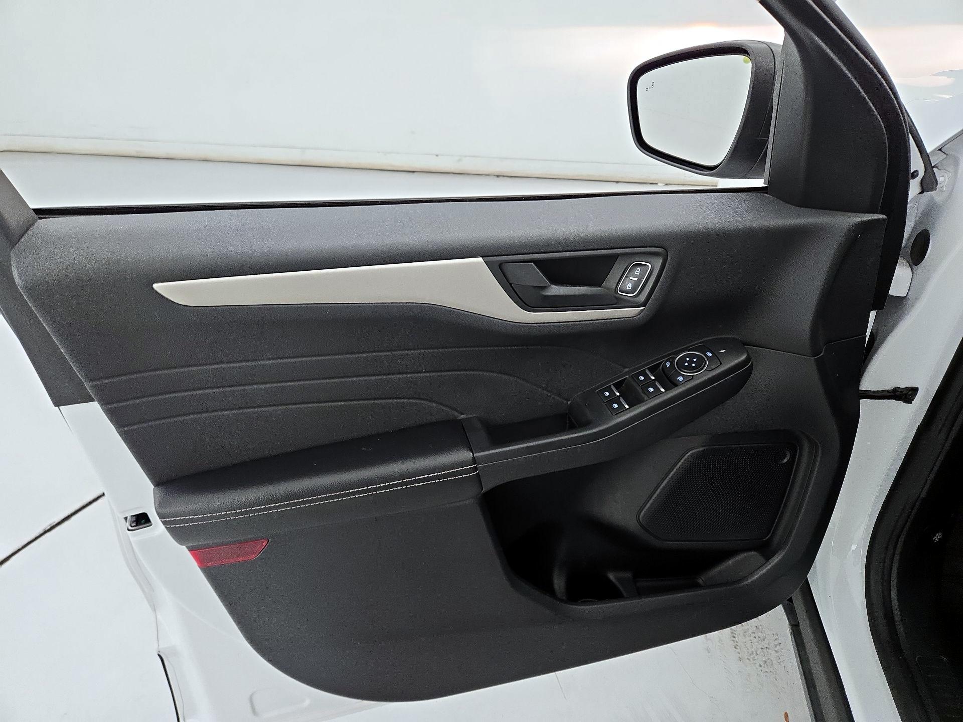 Thumbnail: 2022 Ford Escape - 12