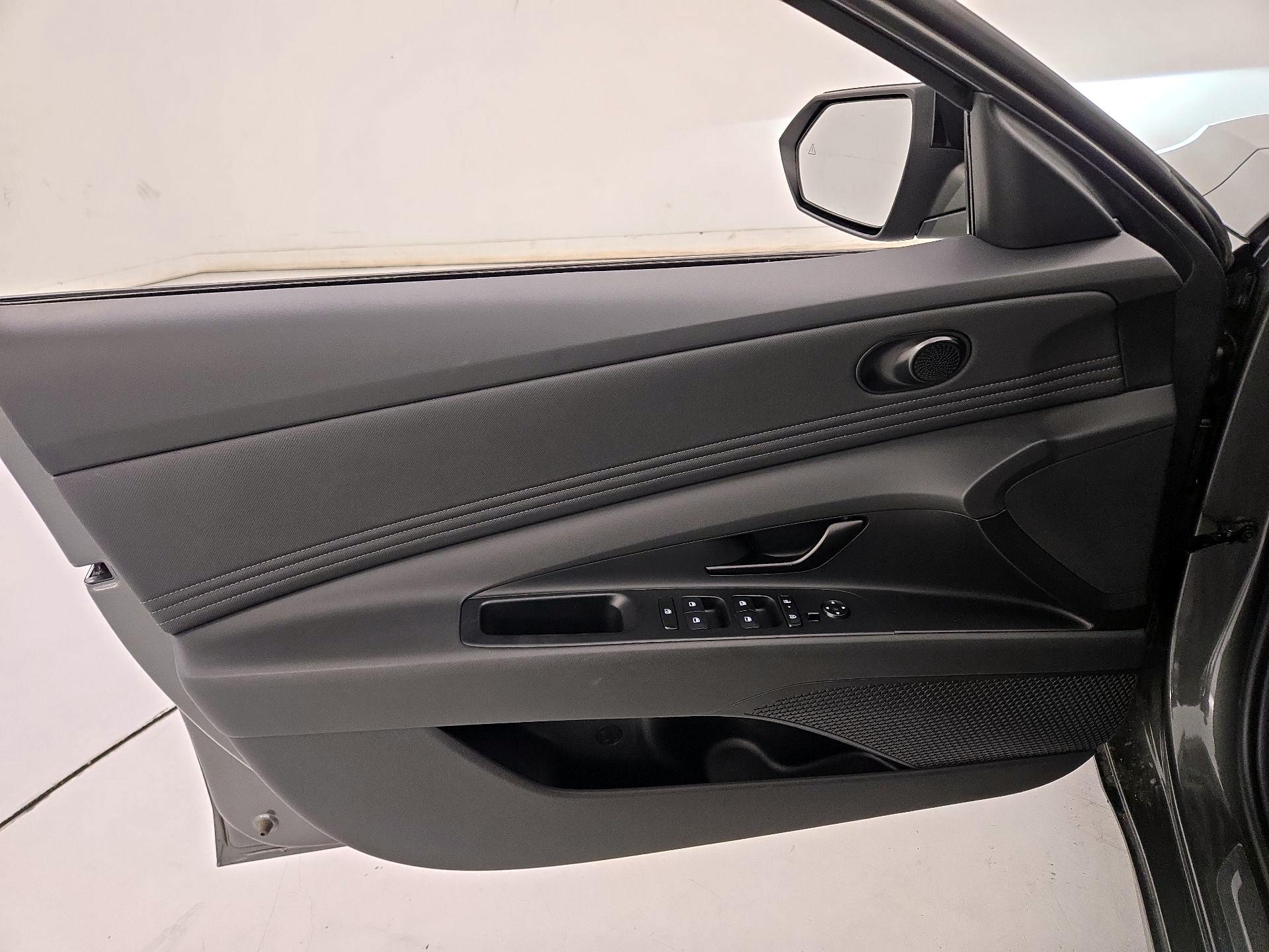 Thumbnail: 2025 Hyundai Elantra - 12