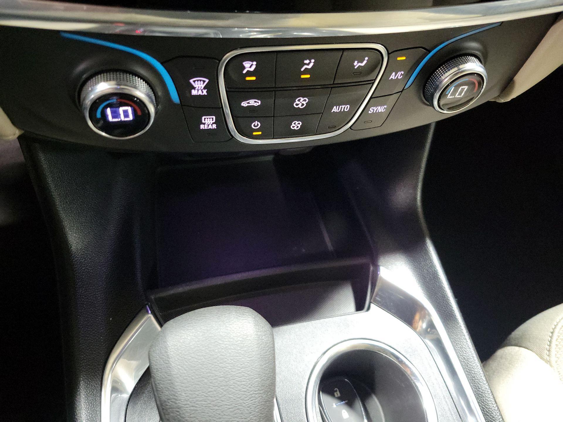 Thumbnail: 2023 Chevrolet Traverse - 16