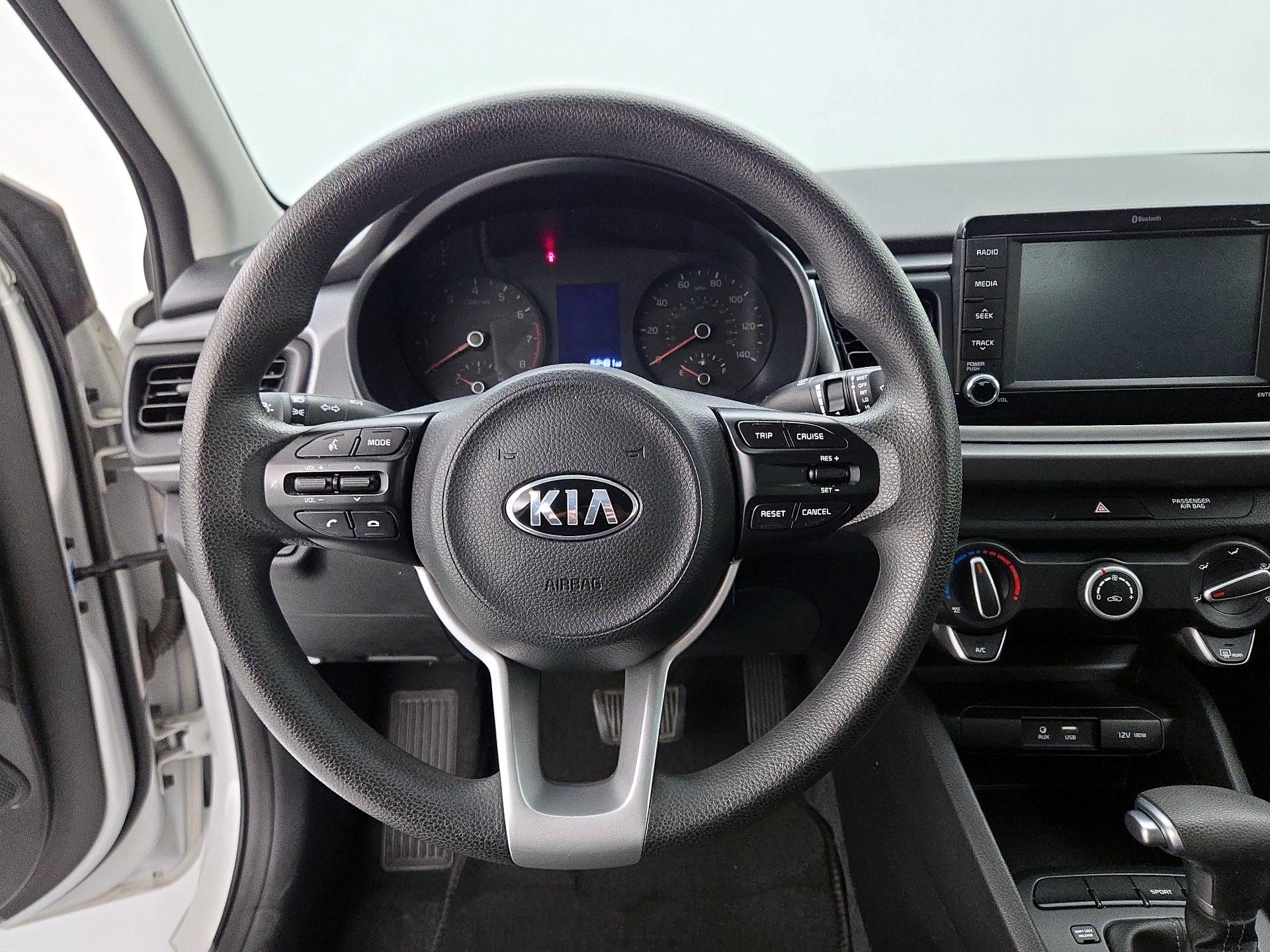 Thumbnail: 2019 Kia Rio - 10