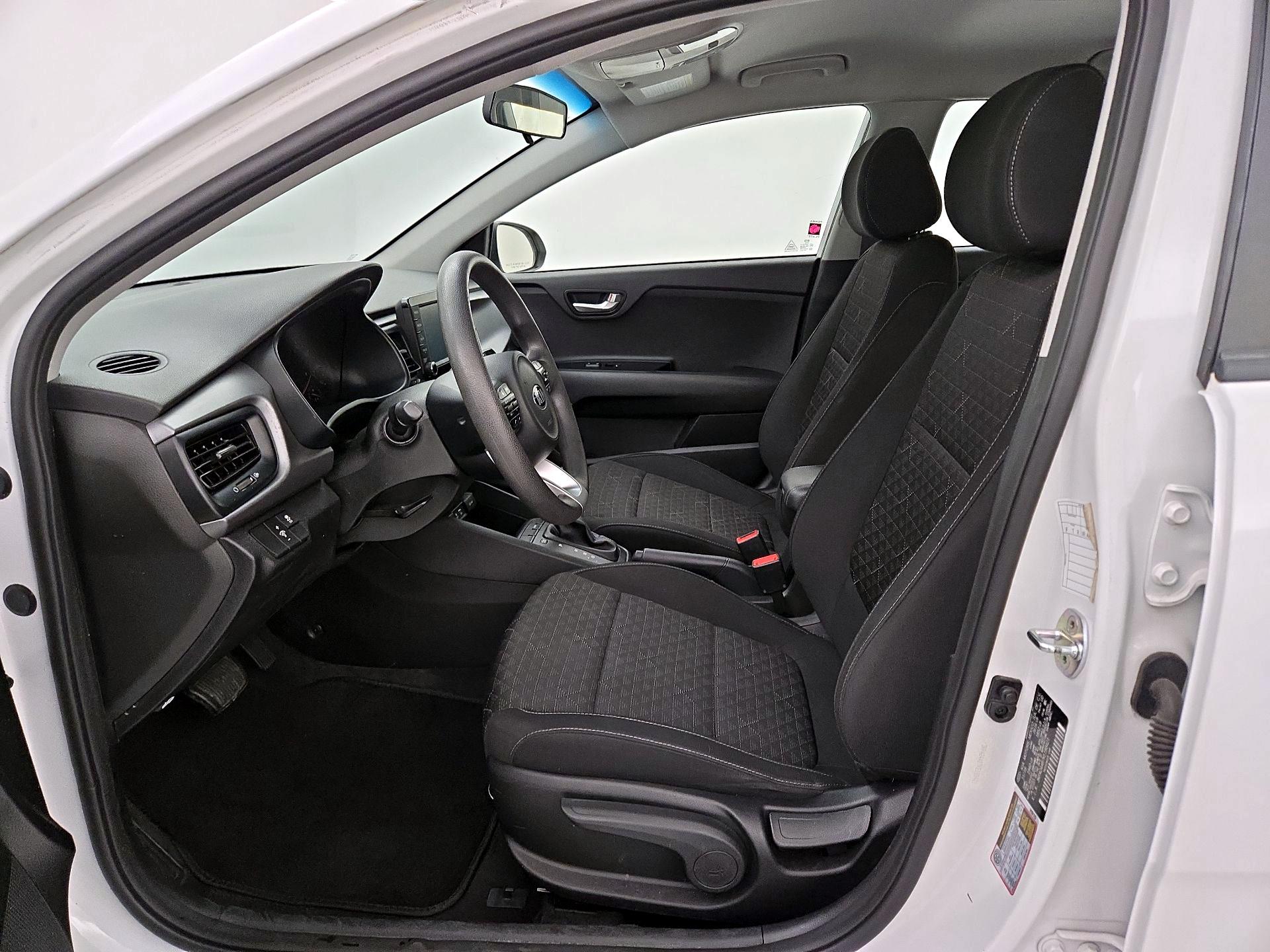 Thumbnail: 2019 Kia Rio - 11
