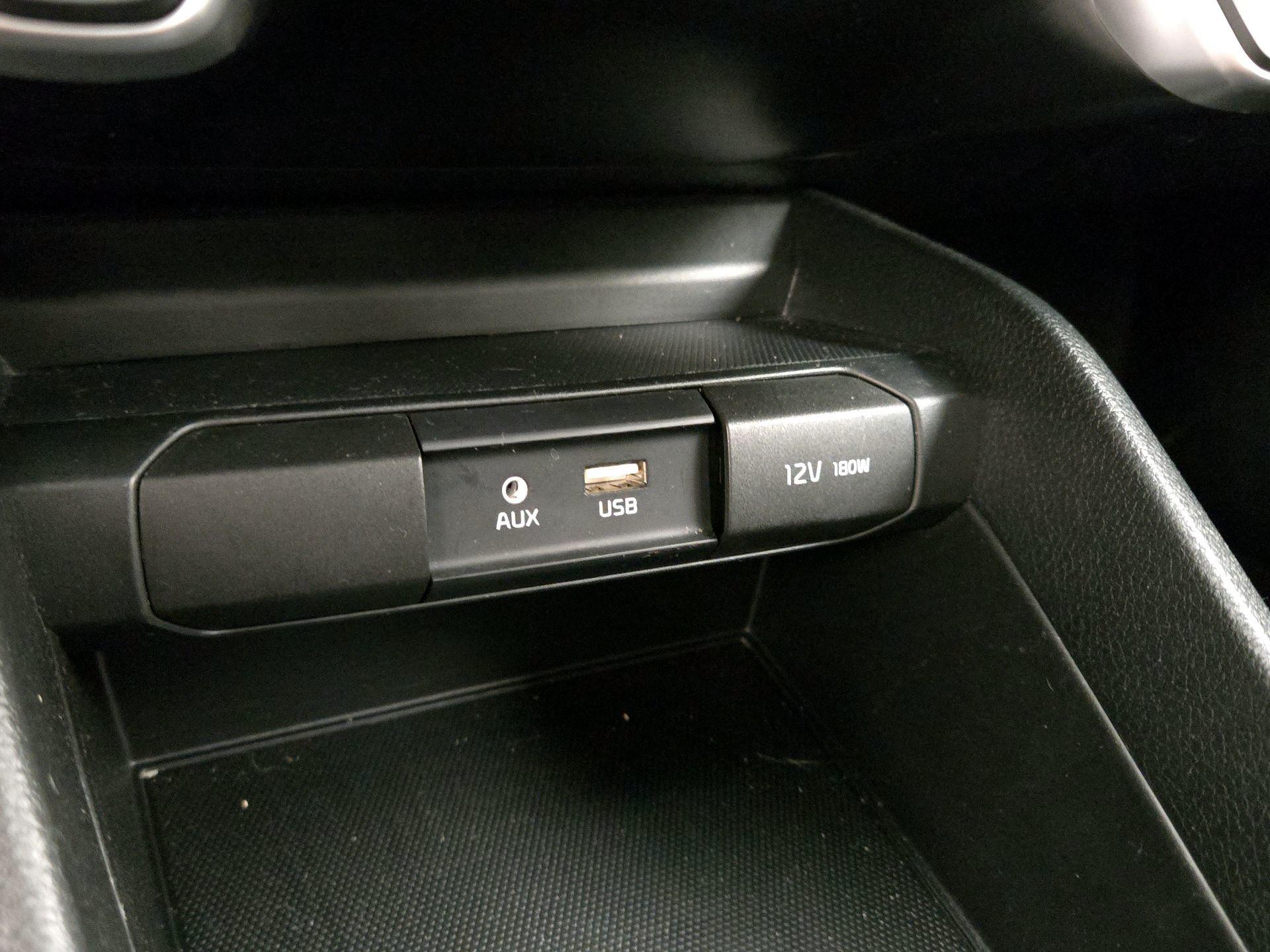 Thumbnail: 2019 Kia Rio - 18