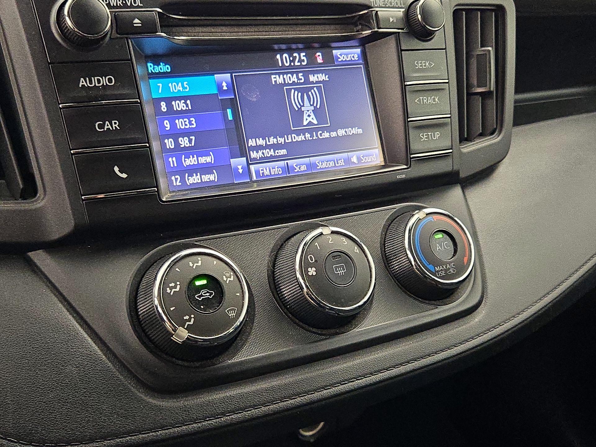 Thumbnail: 2018 Toyota RAV4 - 16
