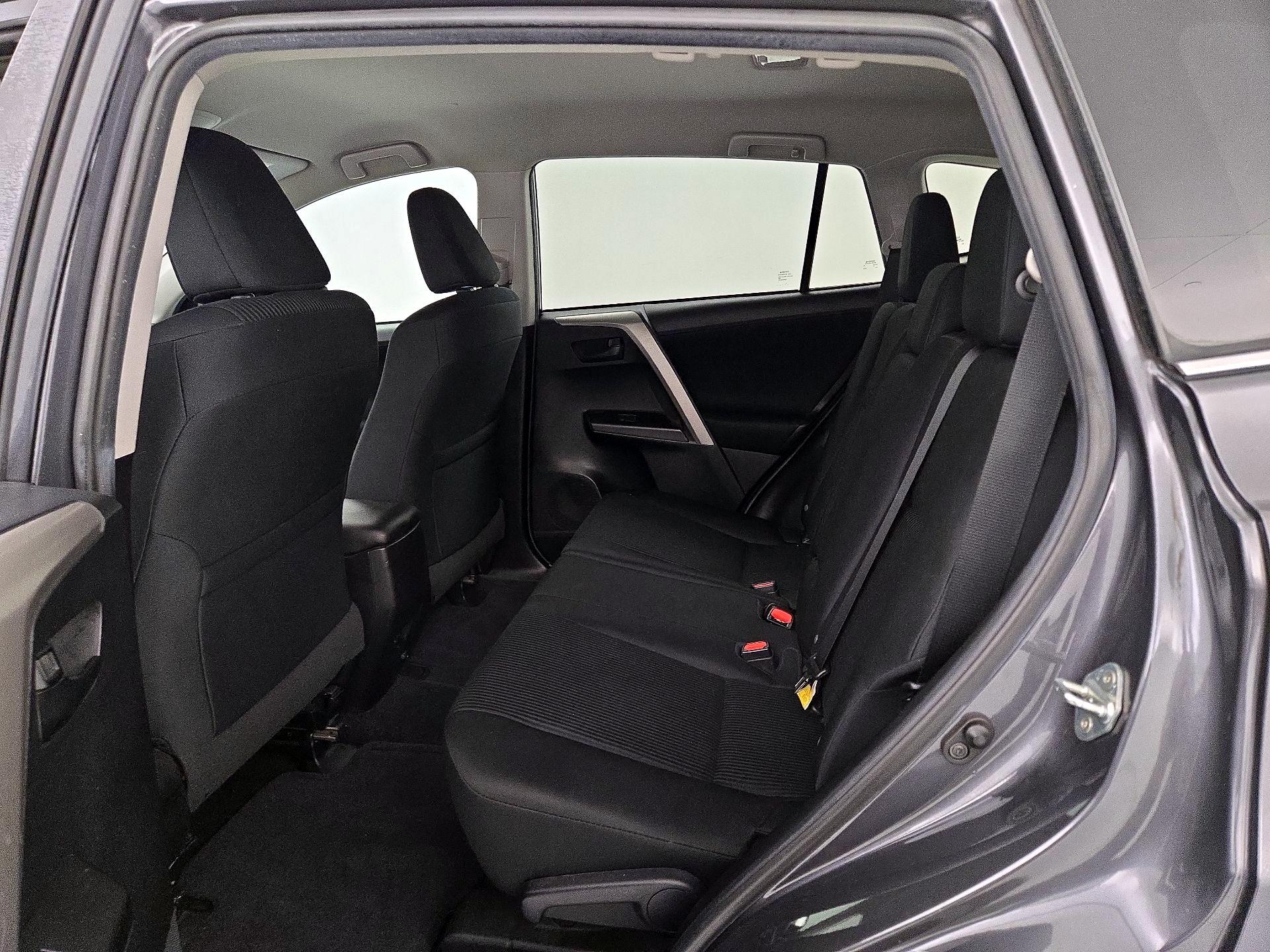 Thumbnail: 2018 Toyota RAV4 - 19