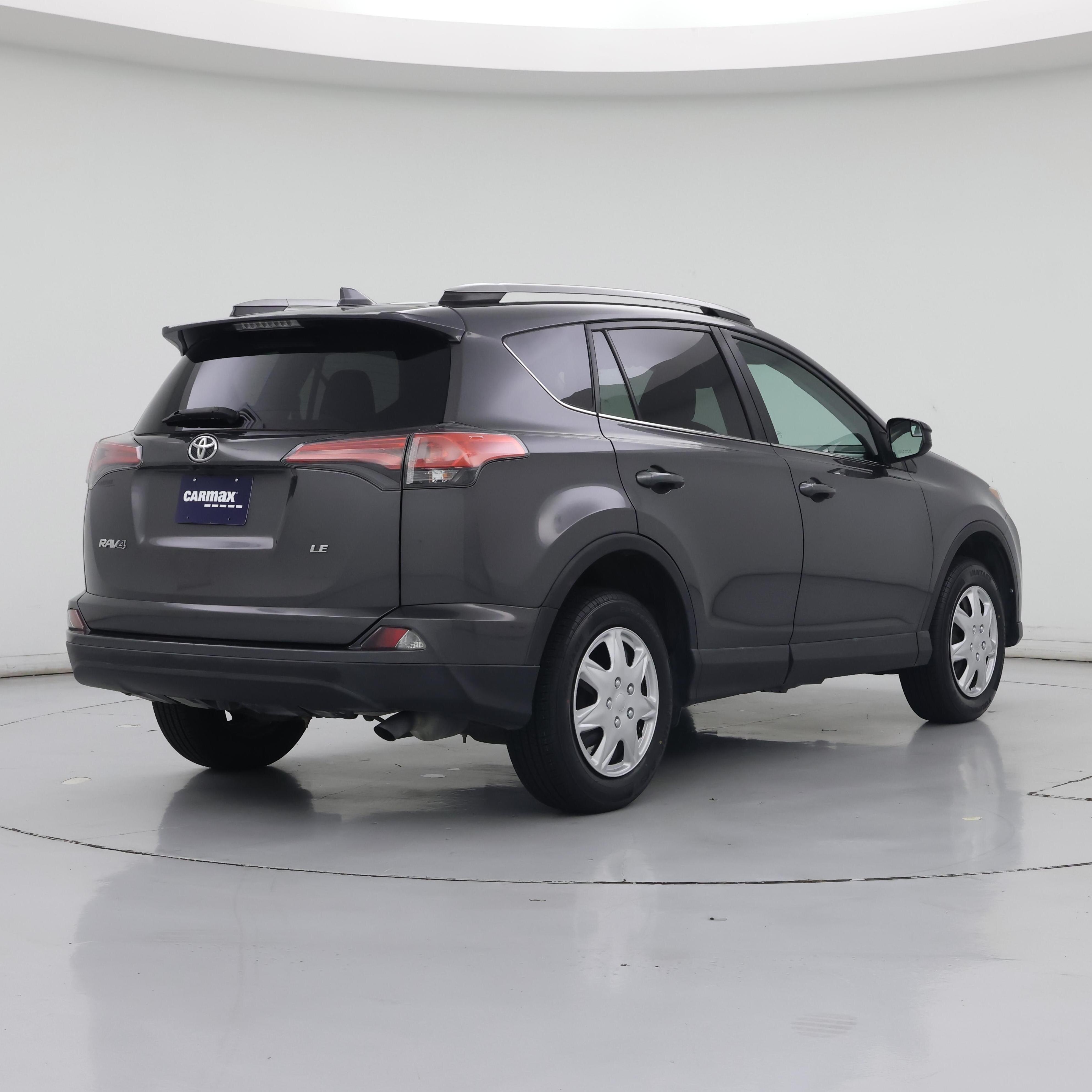 Thumbnail: 2018 Toyota RAV4 - 8
