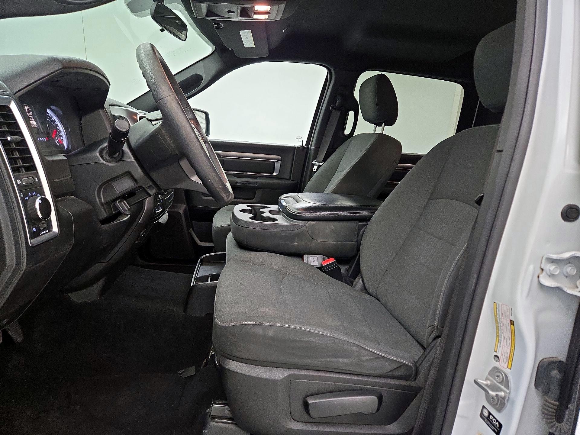 Thumbnail: 2021 RAM 1500 Classic - 11