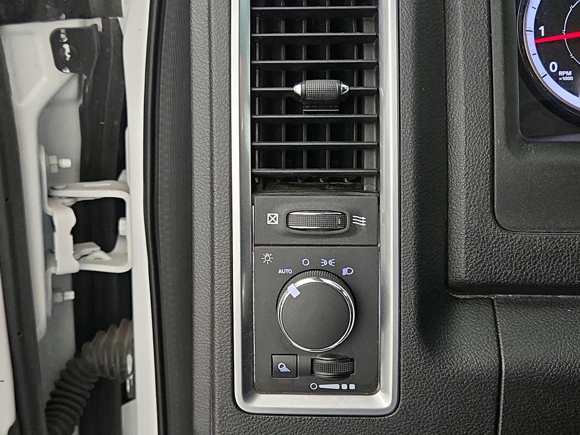 Thumbnail: 2021 RAM 1500 Classic - 13