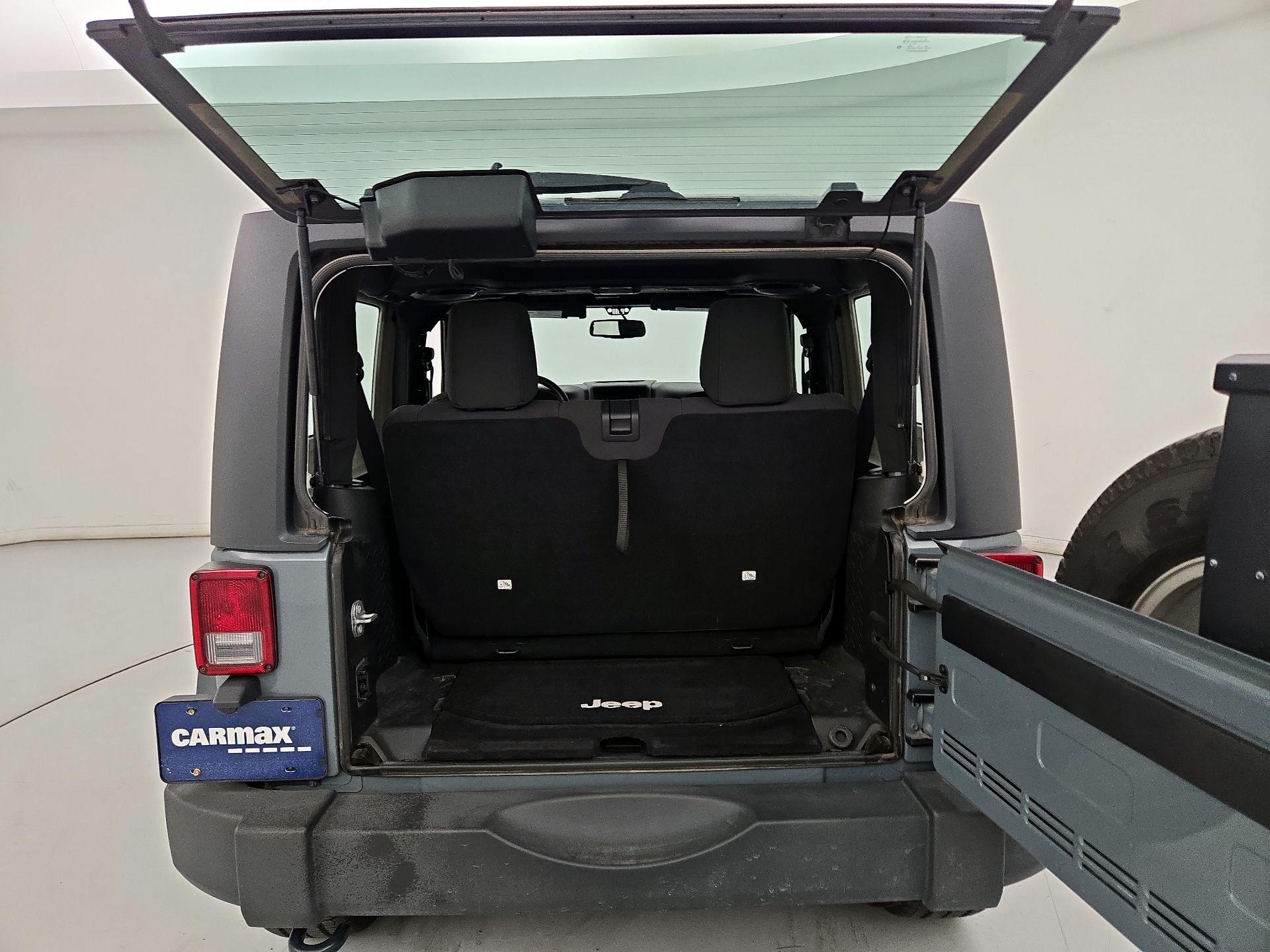 Thumbnail: 2014 Jeep Wrangler - 19