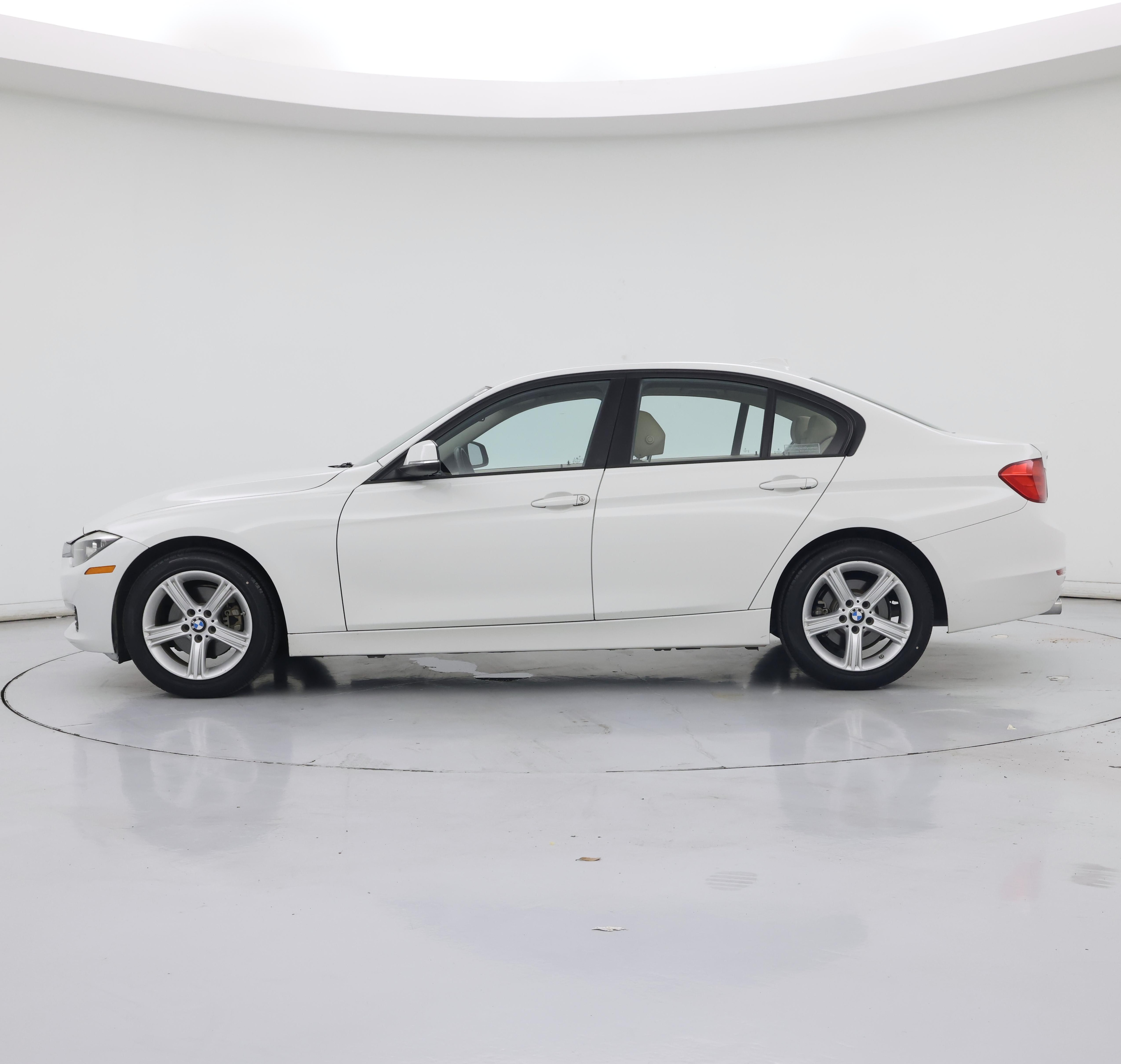 Thumbnail: 2015 BMW 3 Series - 3