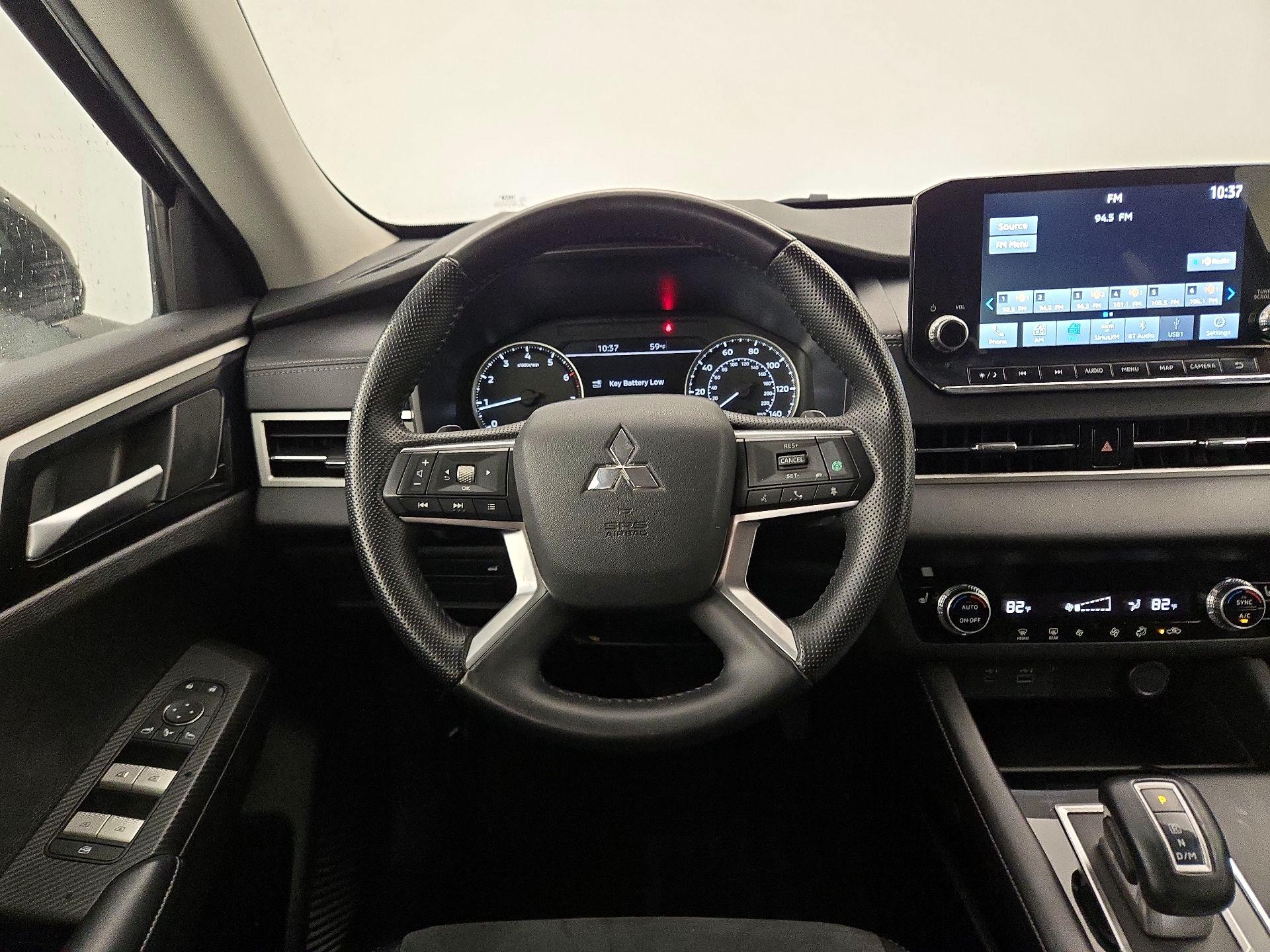 Thumbnail: 2023 Mitsubishi Outlander - 10