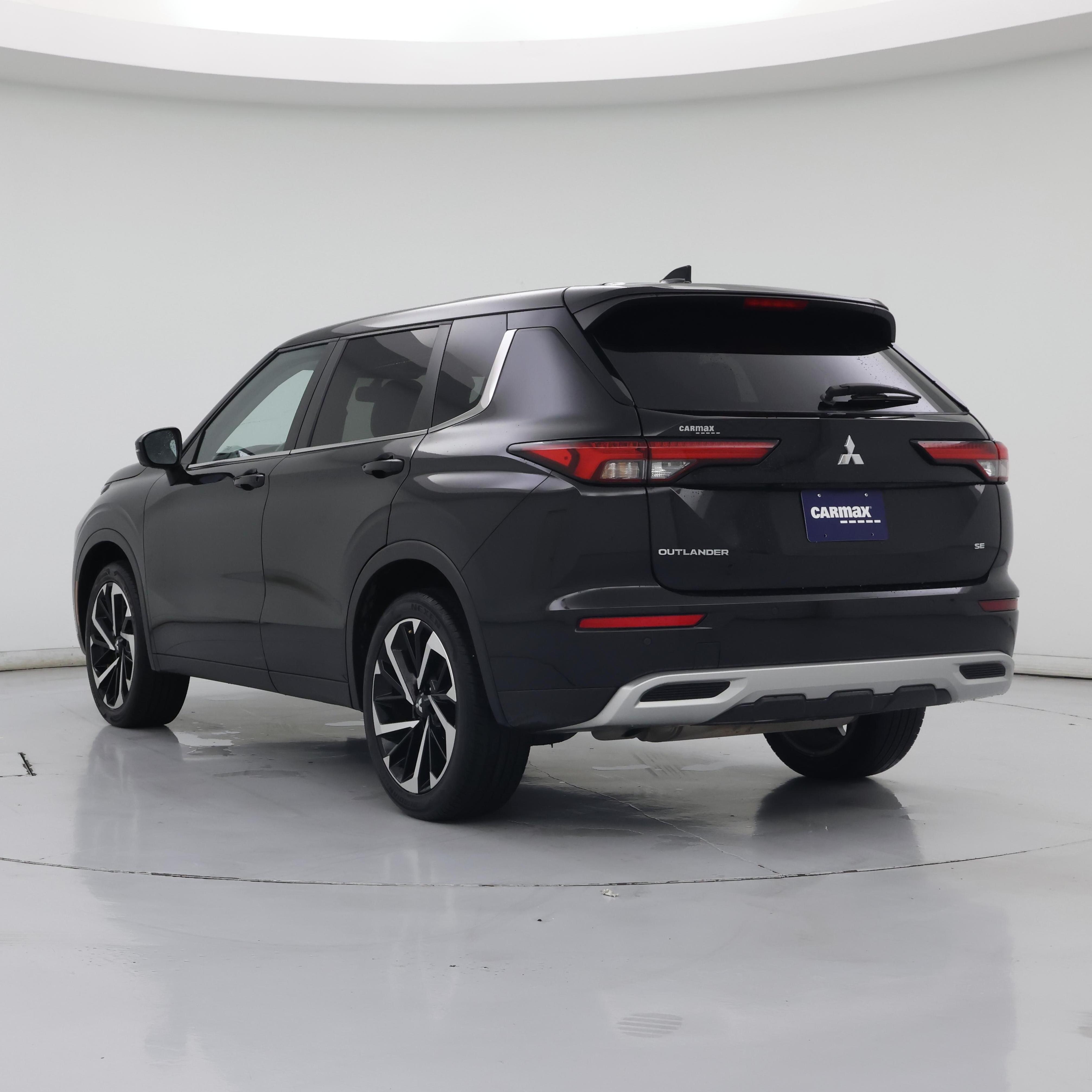 Thumbnail: 2023 Mitsubishi Outlander - 2