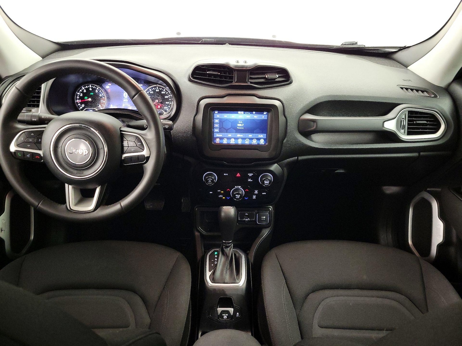 2021 Jeep Renegade Latitude - Photo 10