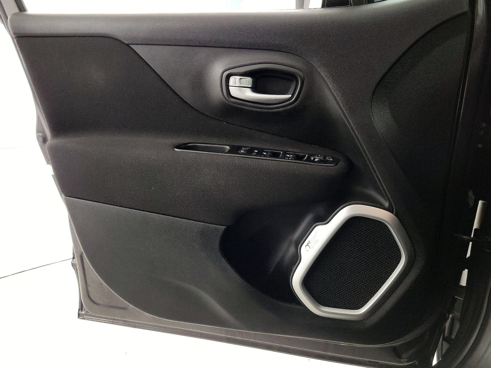 2021 Jeep Renegade Latitude - Photo 13