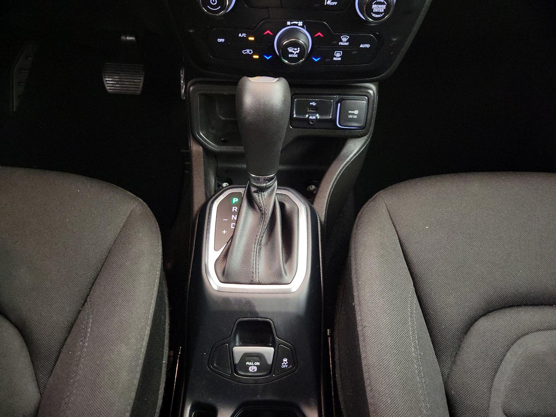 Thumbnail: 2021 Jeep Renegade - 17