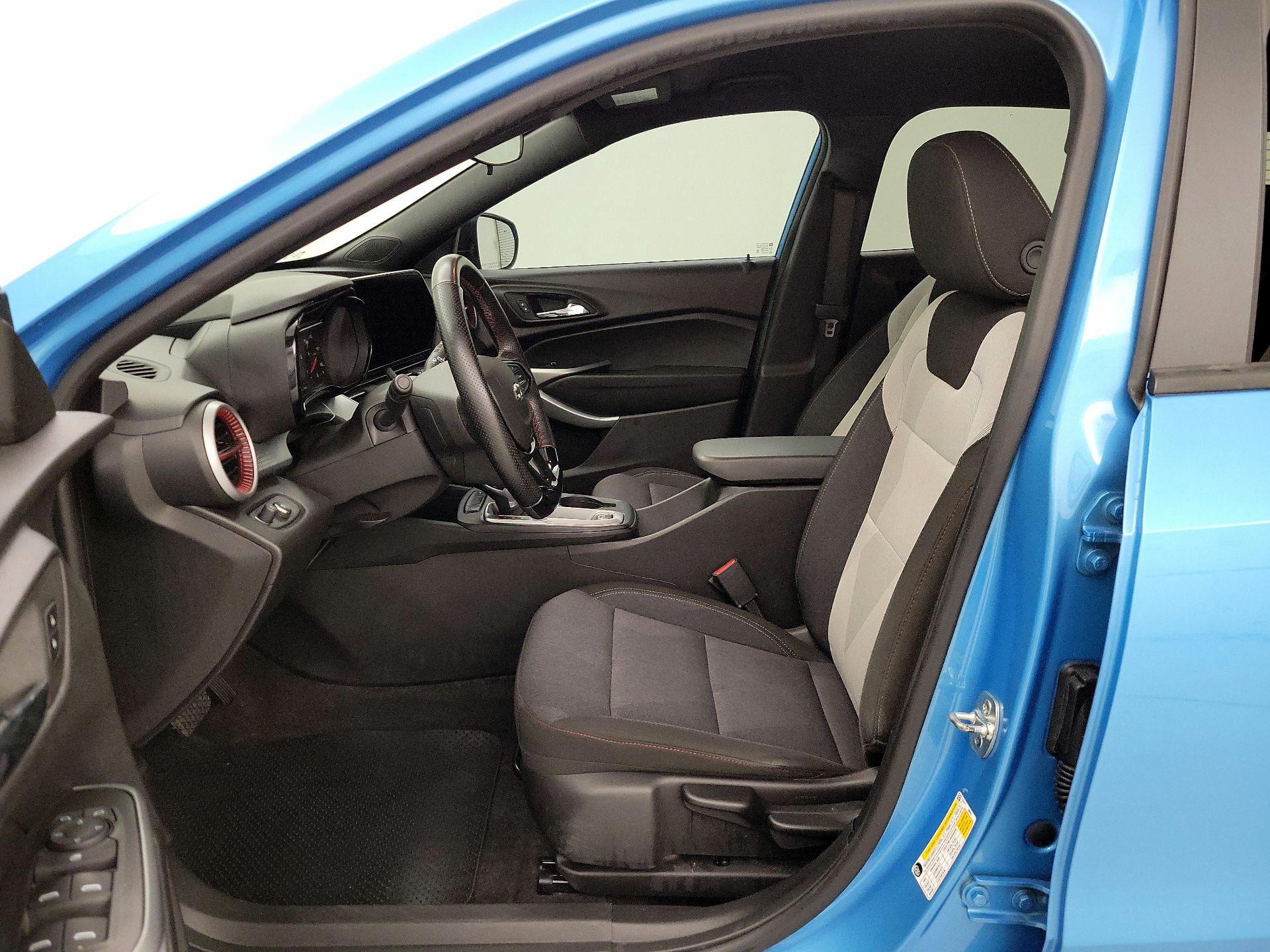 Thumbnail: 2025 Chevrolet Trax - 11