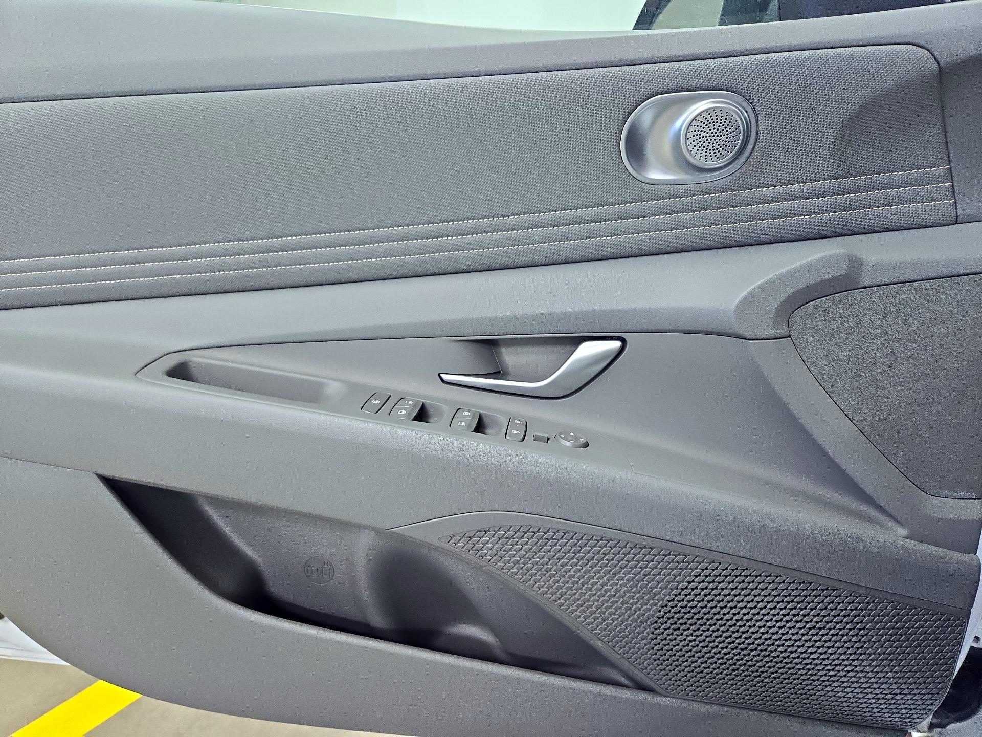 Thumbnail: 2025 Hyundai Elantra - 12
