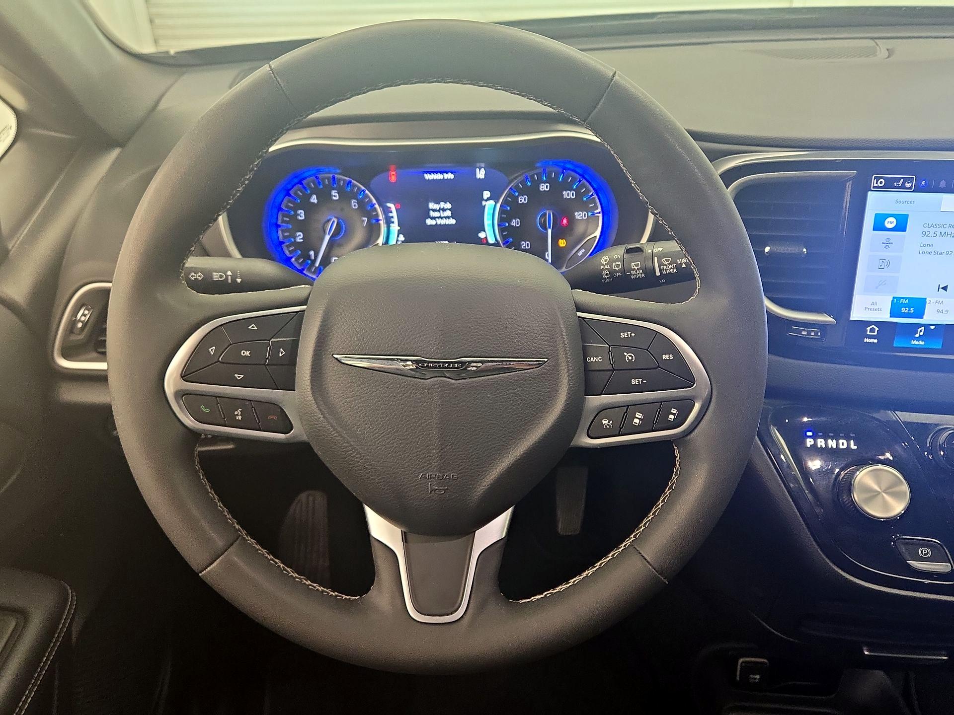 Thumbnail: 2025 Chrysler Pacifica - 10