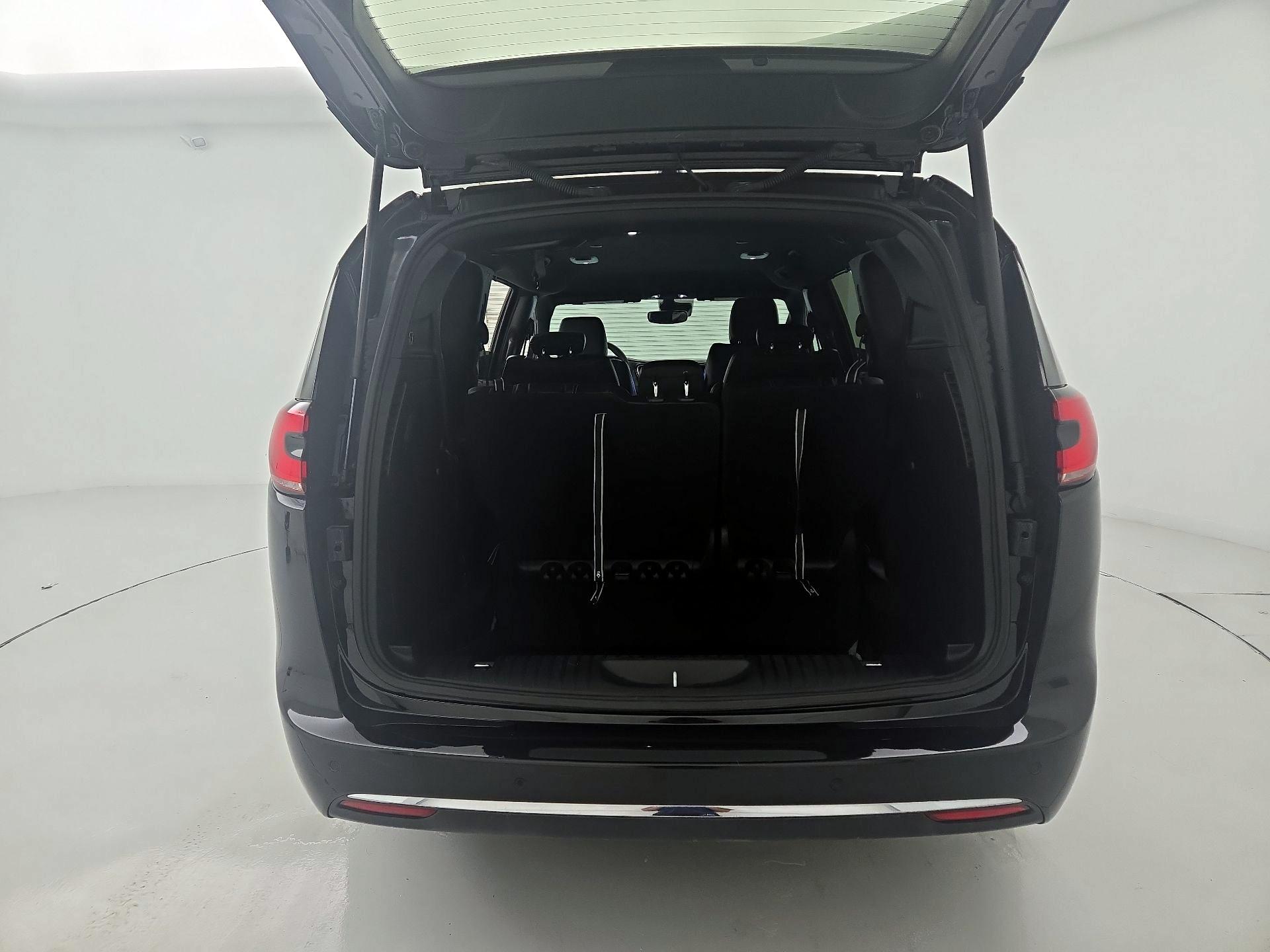 Thumbnail: 2025 Chrysler Pacifica - 20