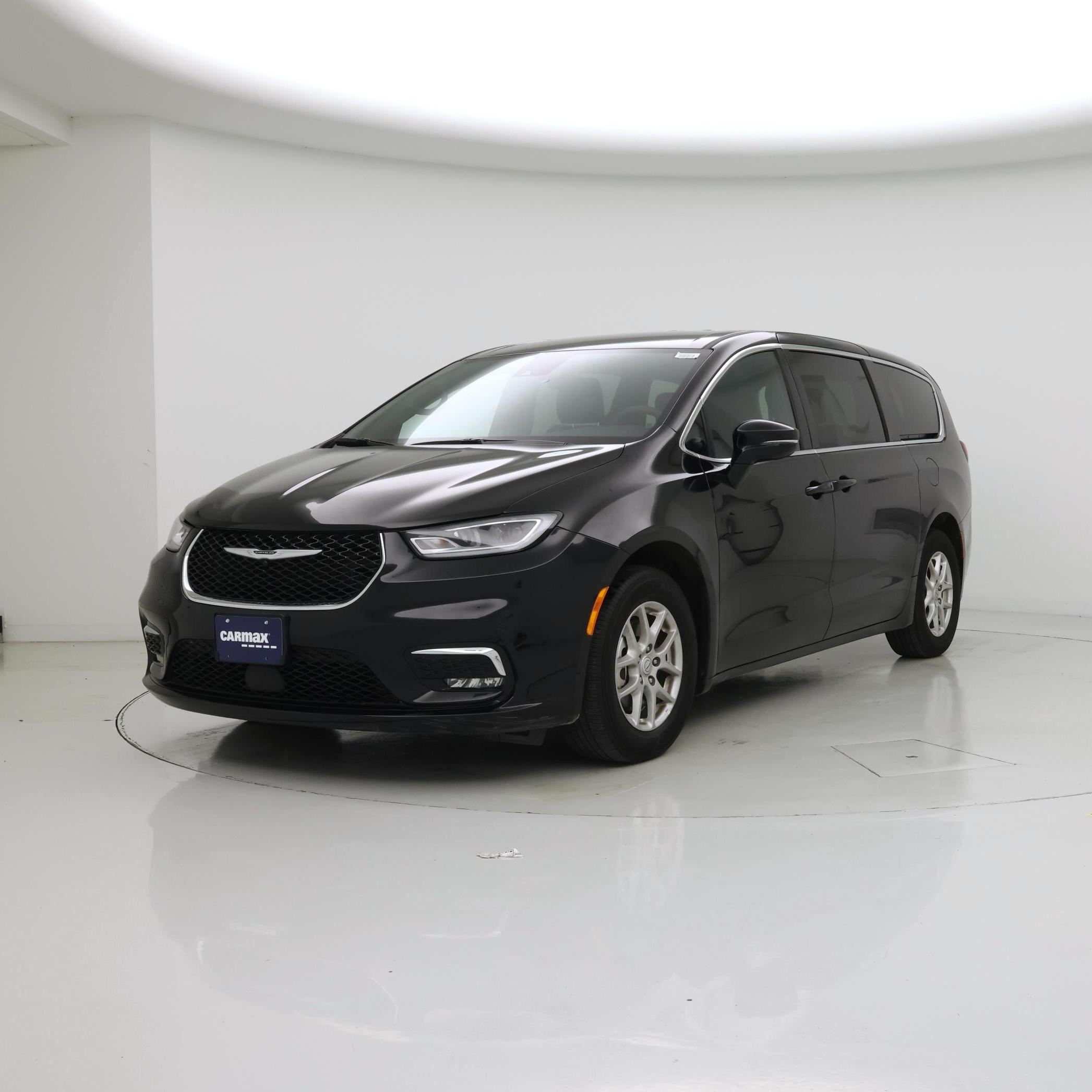 Thumbnail: 2025 Chrysler Pacifica - 4