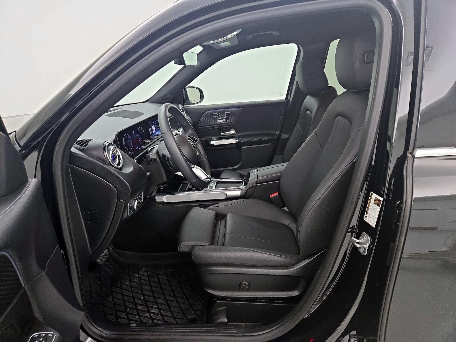 2025 Mercedes-Benz GLB Base - Photo 12