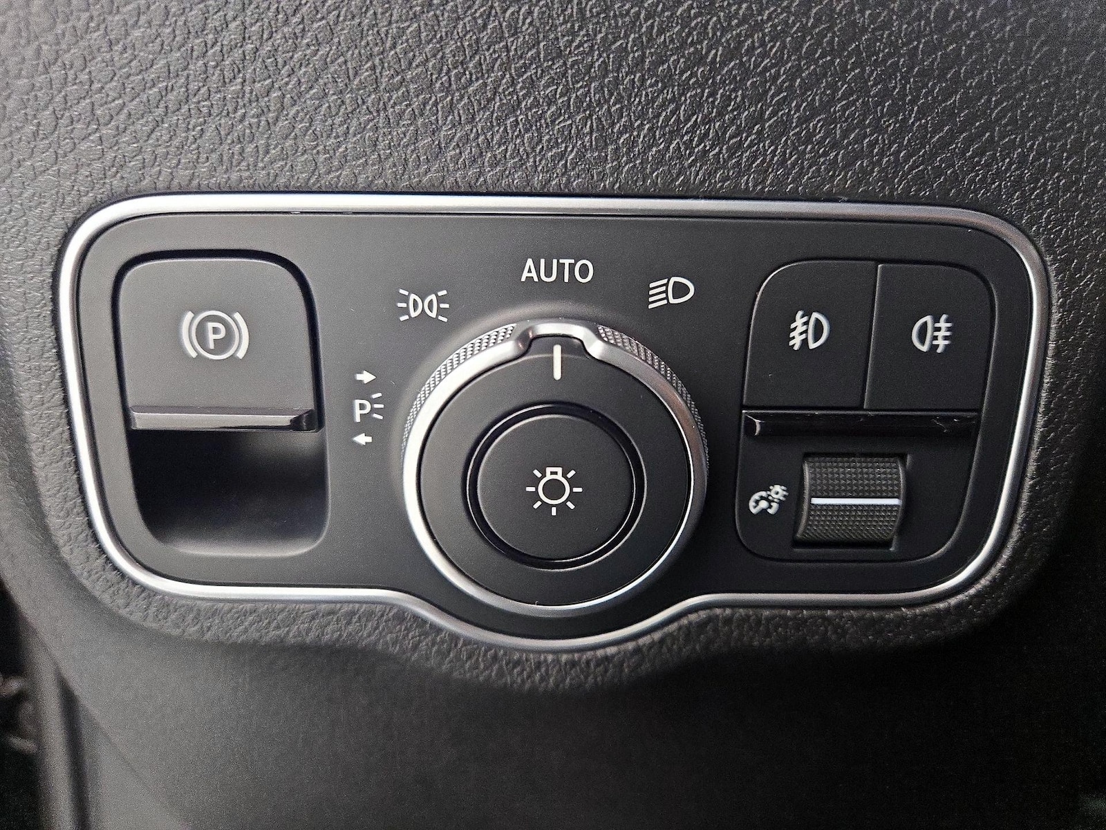 2025 Mercedes-Benz GLB Base - Photo 14