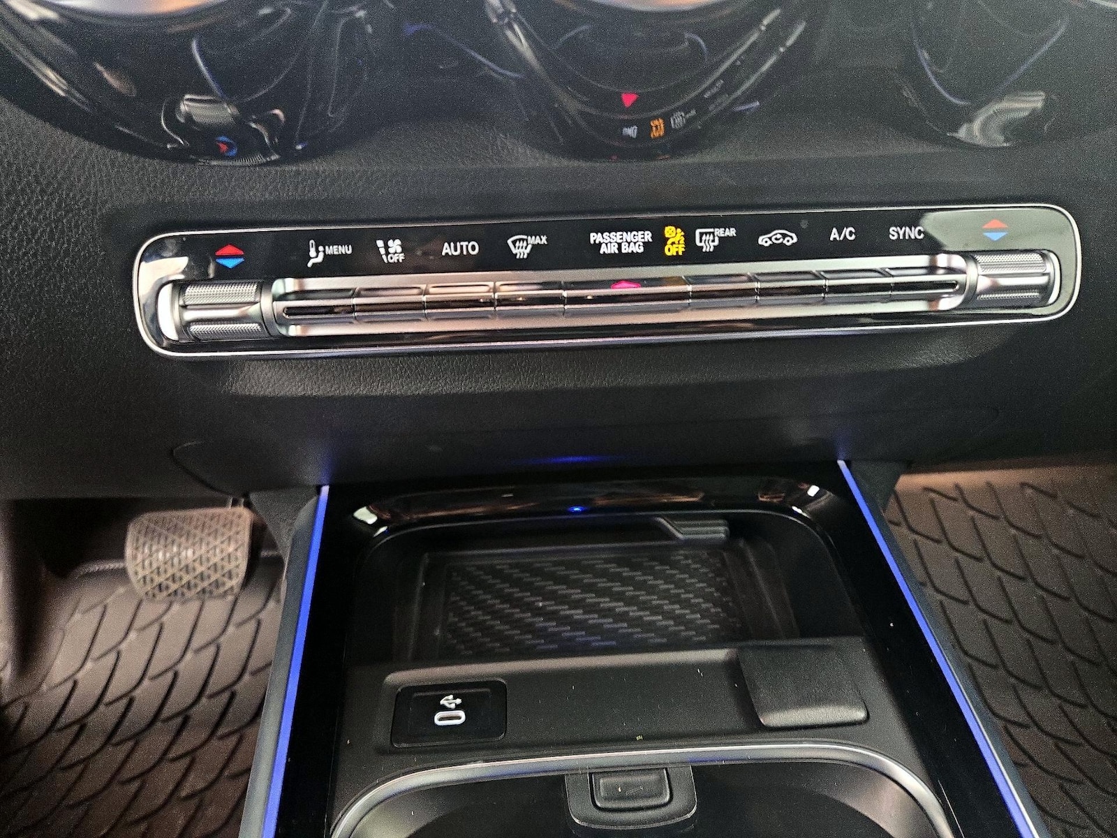2025 Mercedes-Benz GLB Base - Photo 17
