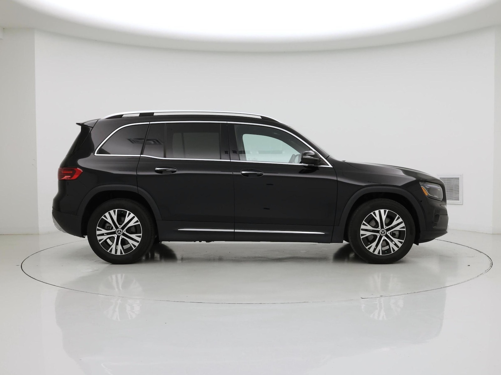 2025 Mercedes-Benz GLB Base - Photo 8