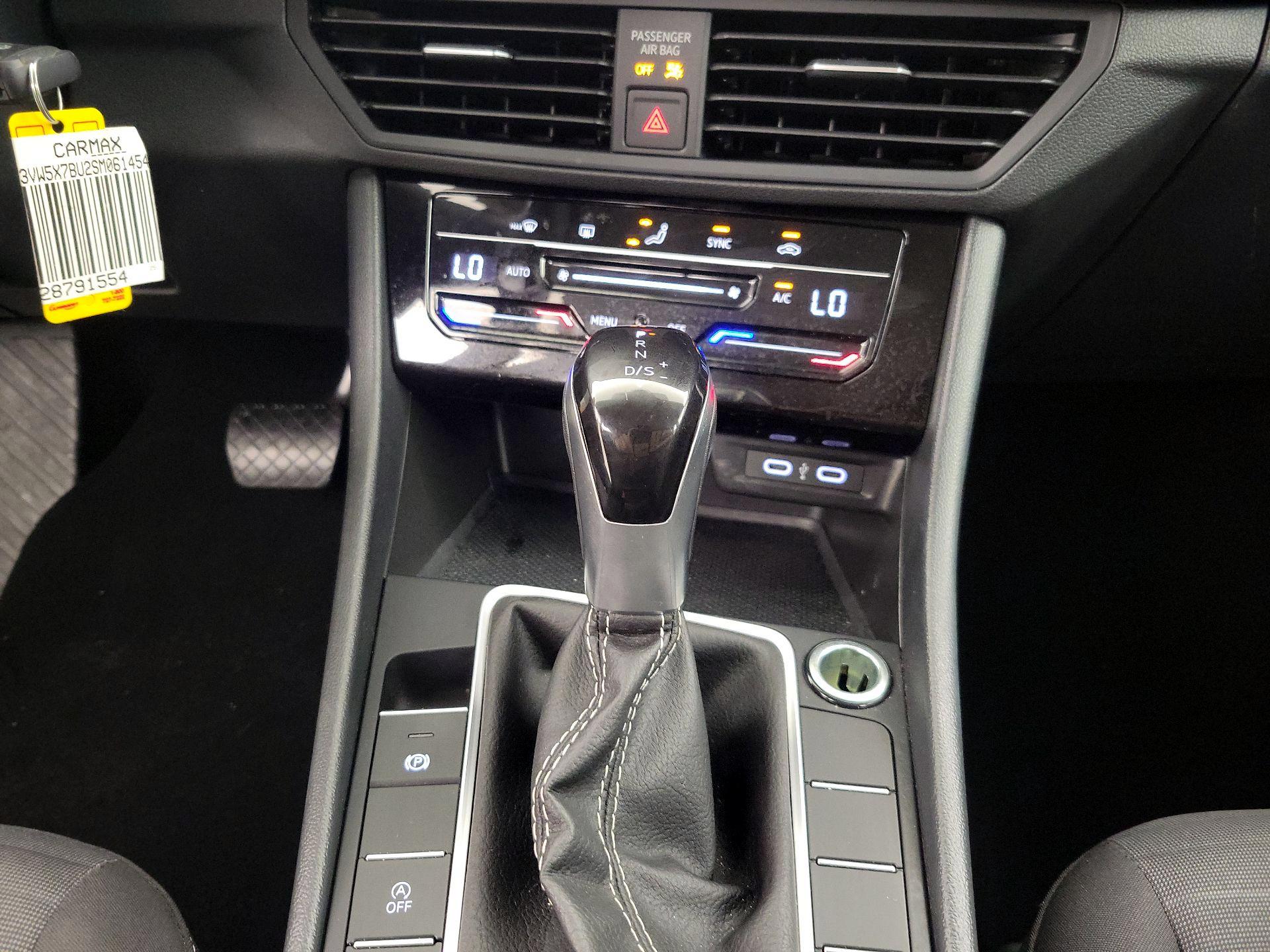 Thumbnail: 2025 Volkswagen Jetta - 17