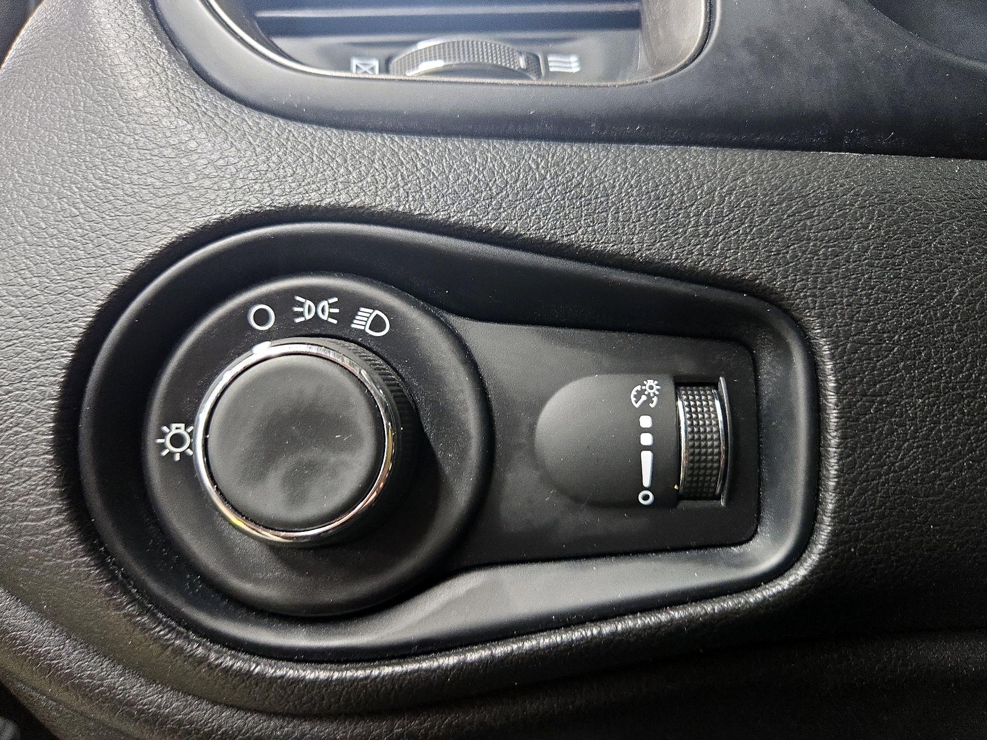 Thumbnail: 2023 Jeep Renegade - 13