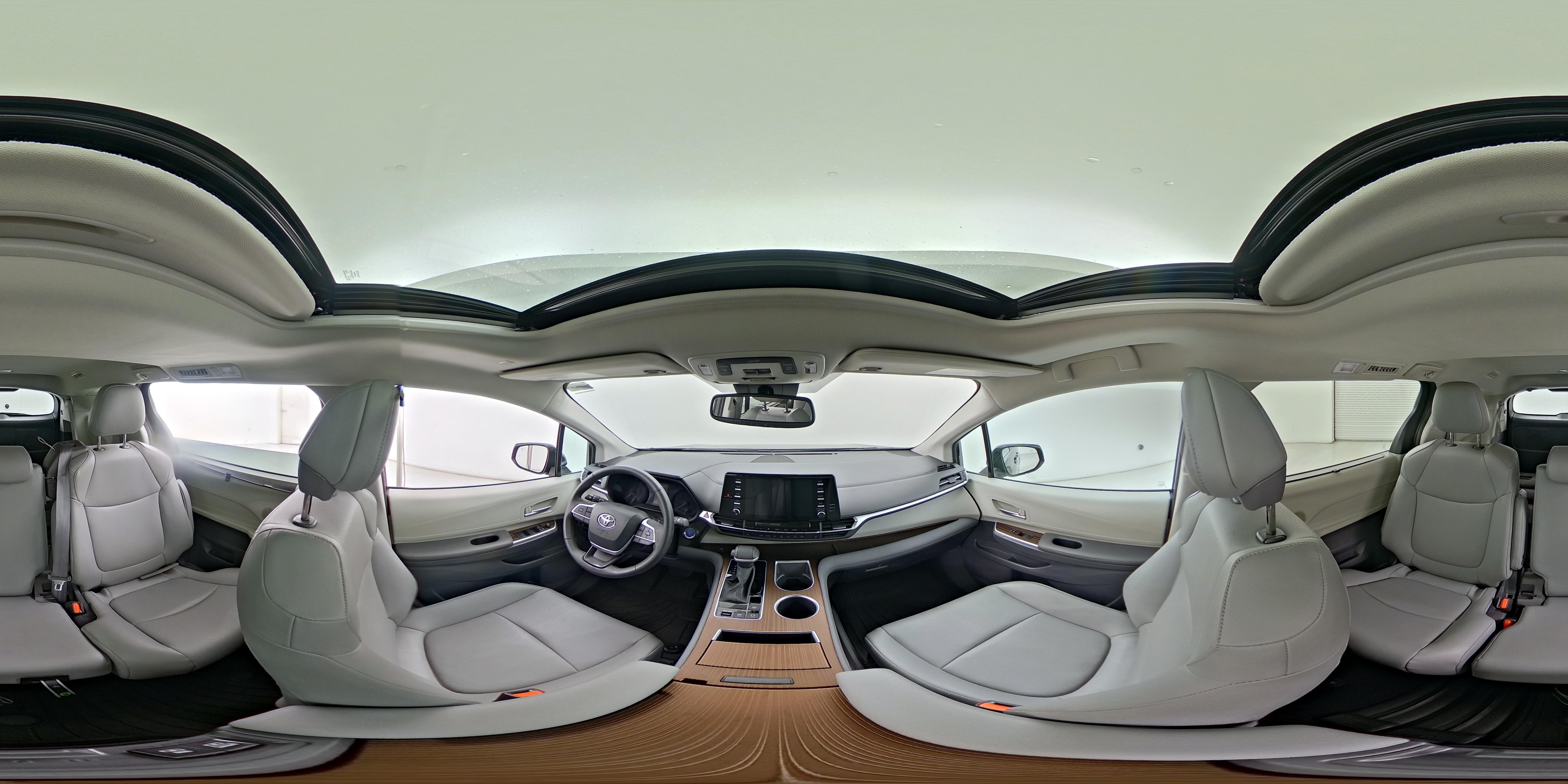 2024 Toyota Sienna XLE - Photo 25