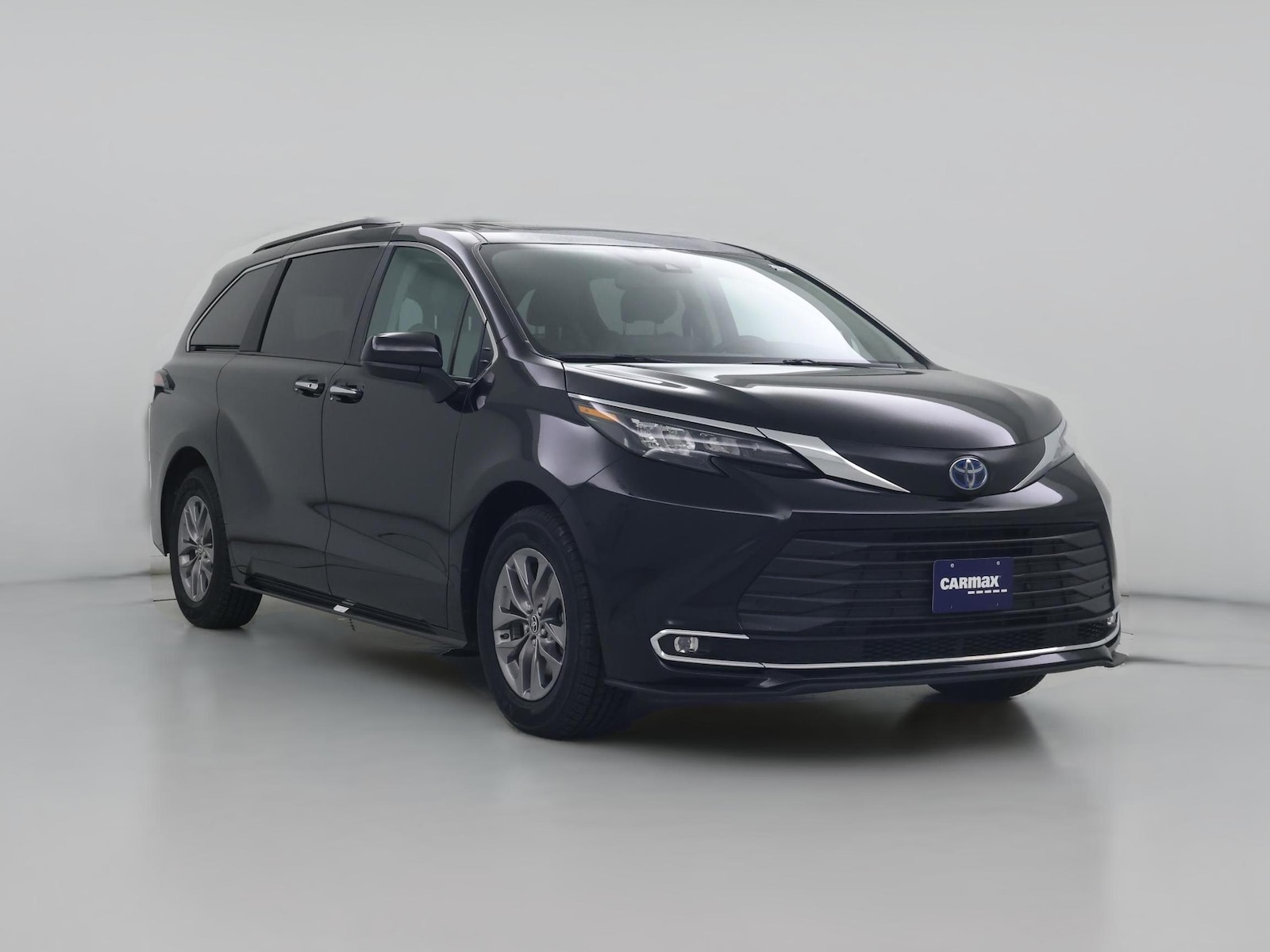 2024 Toyota Sienna XLE - Photo 1