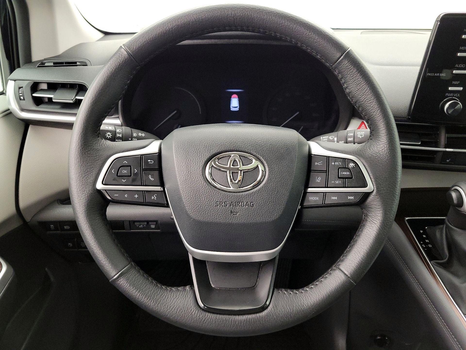 Thumbnail: 2024 Toyota Sienna - 10