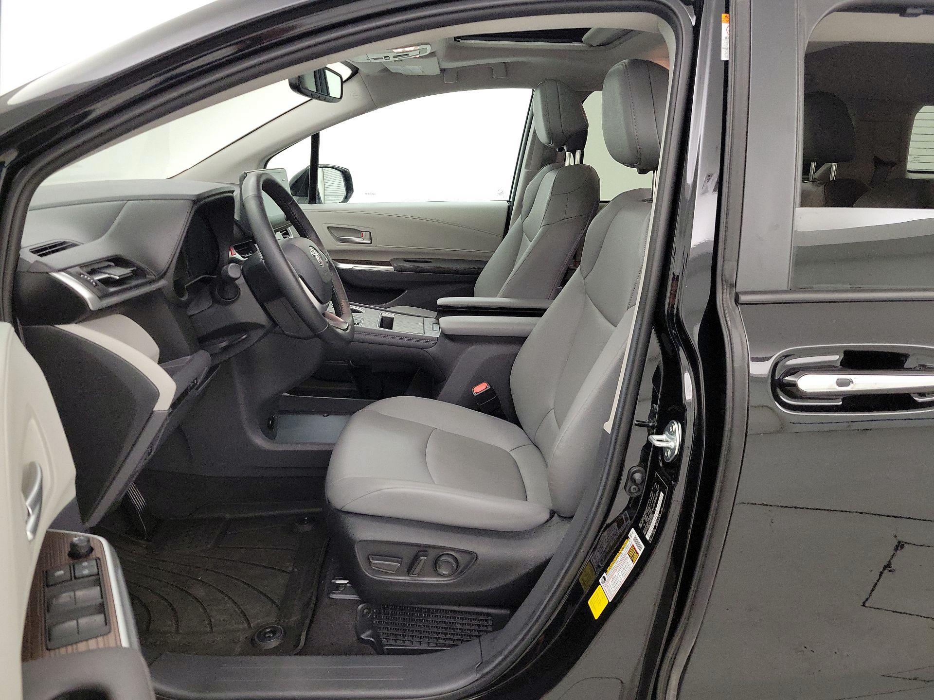 Thumbnail: 2024 Toyota Sienna - 11