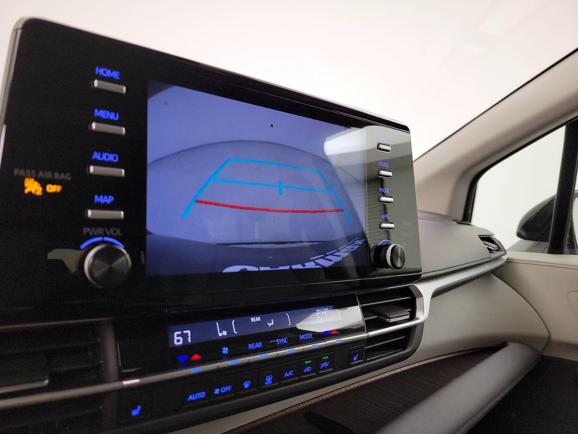 Thumbnail: 2024 Toyota Sienna - 14