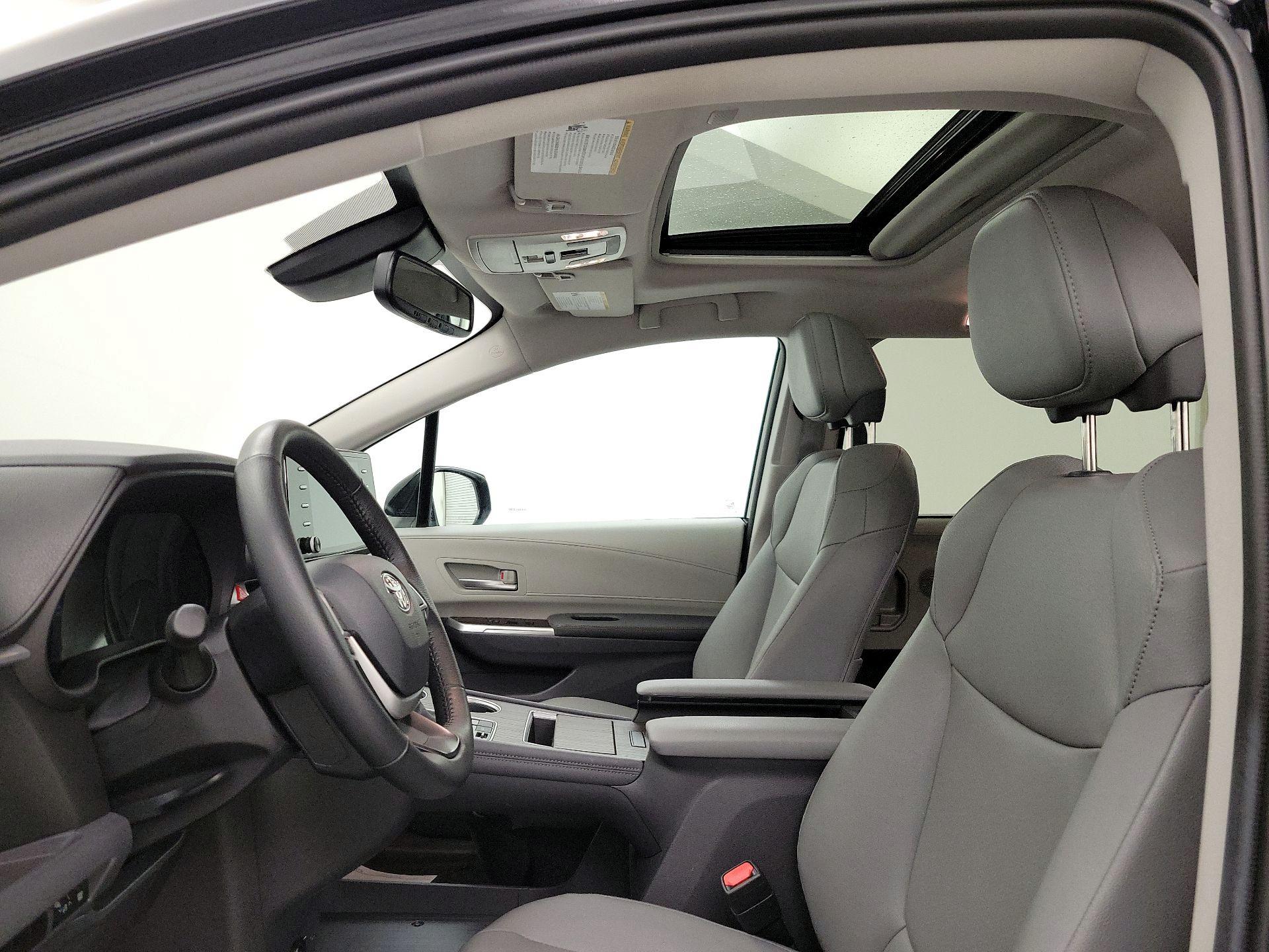 Thumbnail: 2024 Toyota Sienna - 19
